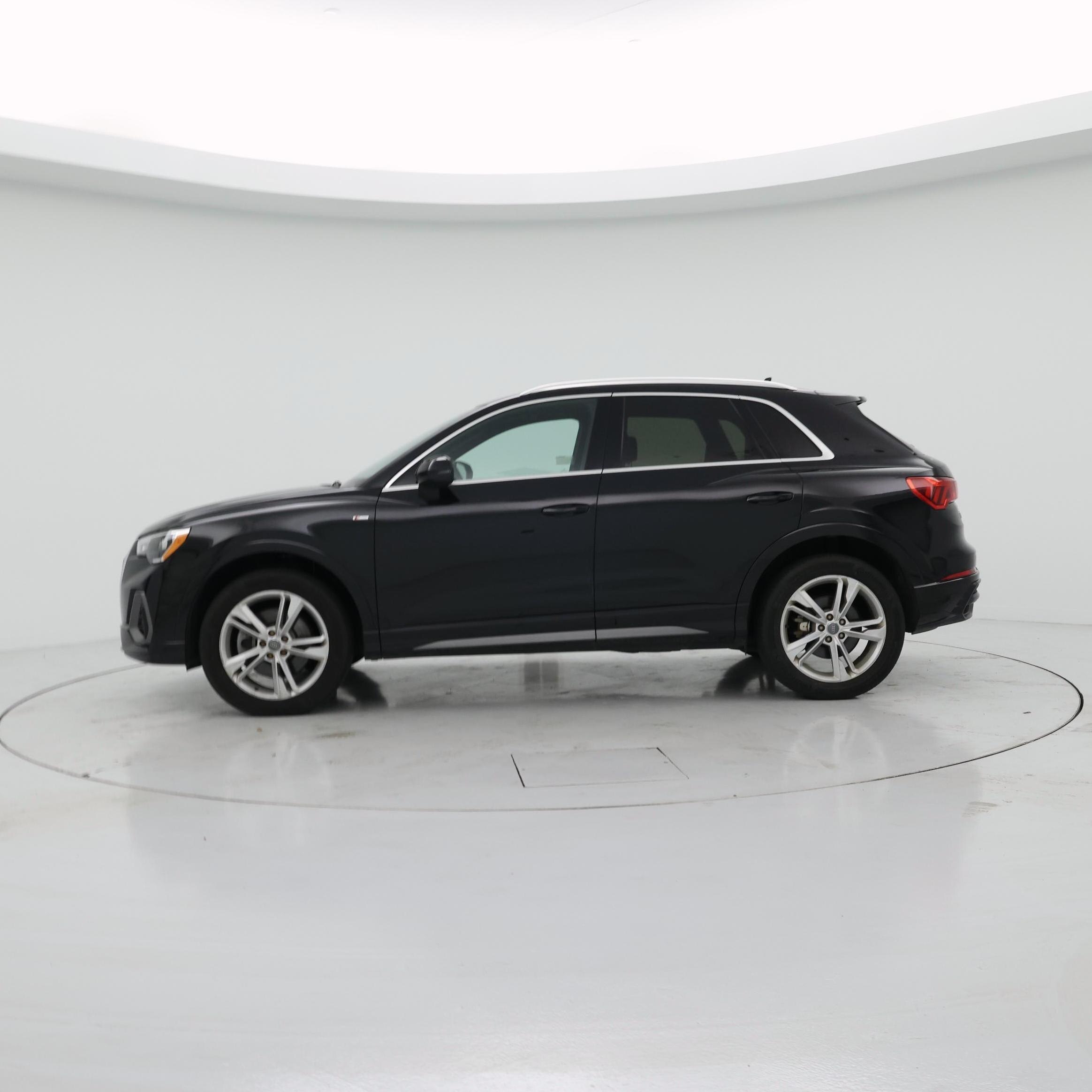 Thumbnail: 2020 Audi Q3 - 3