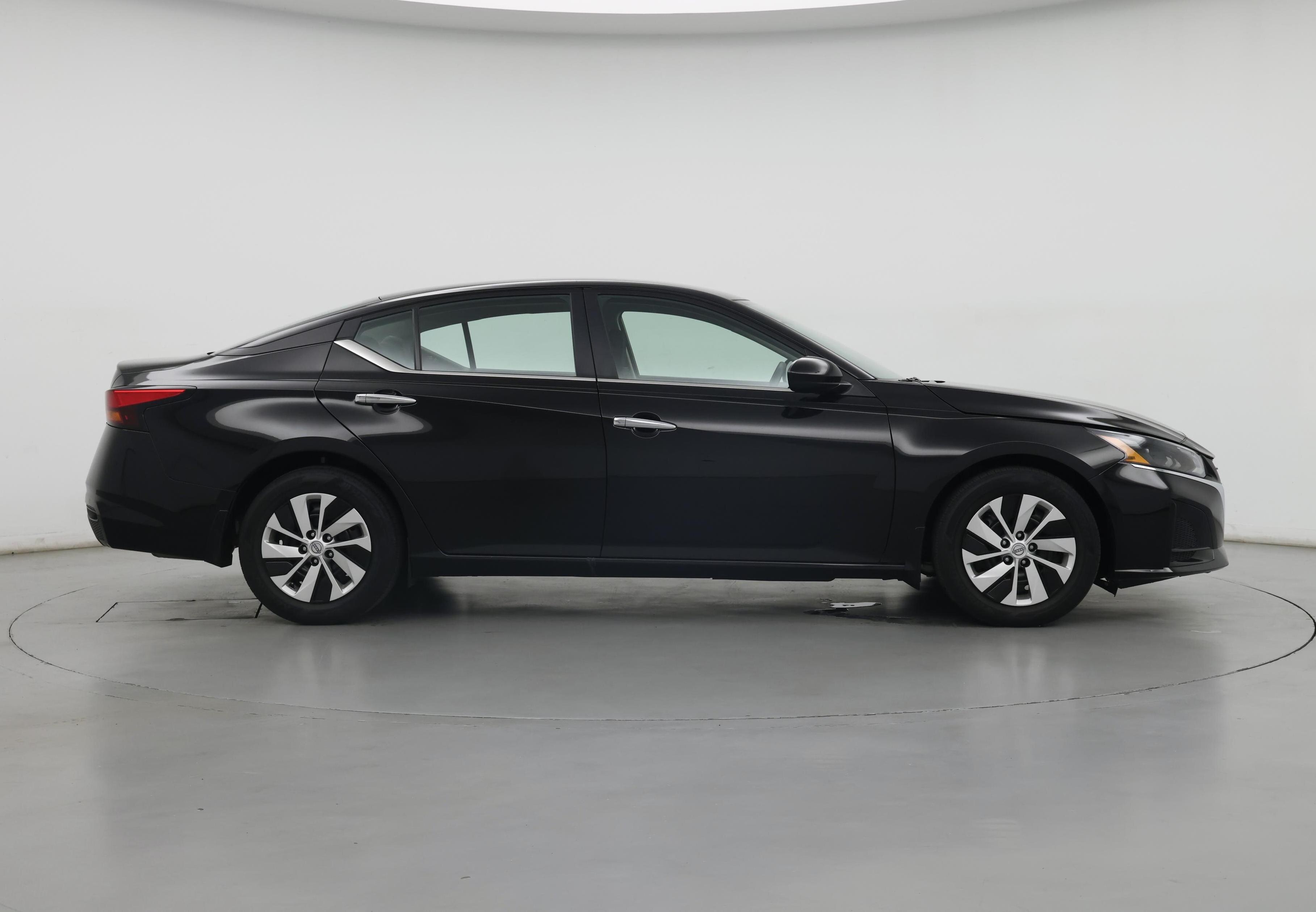 Thumbnail: 2023 Nissan Altima - 7