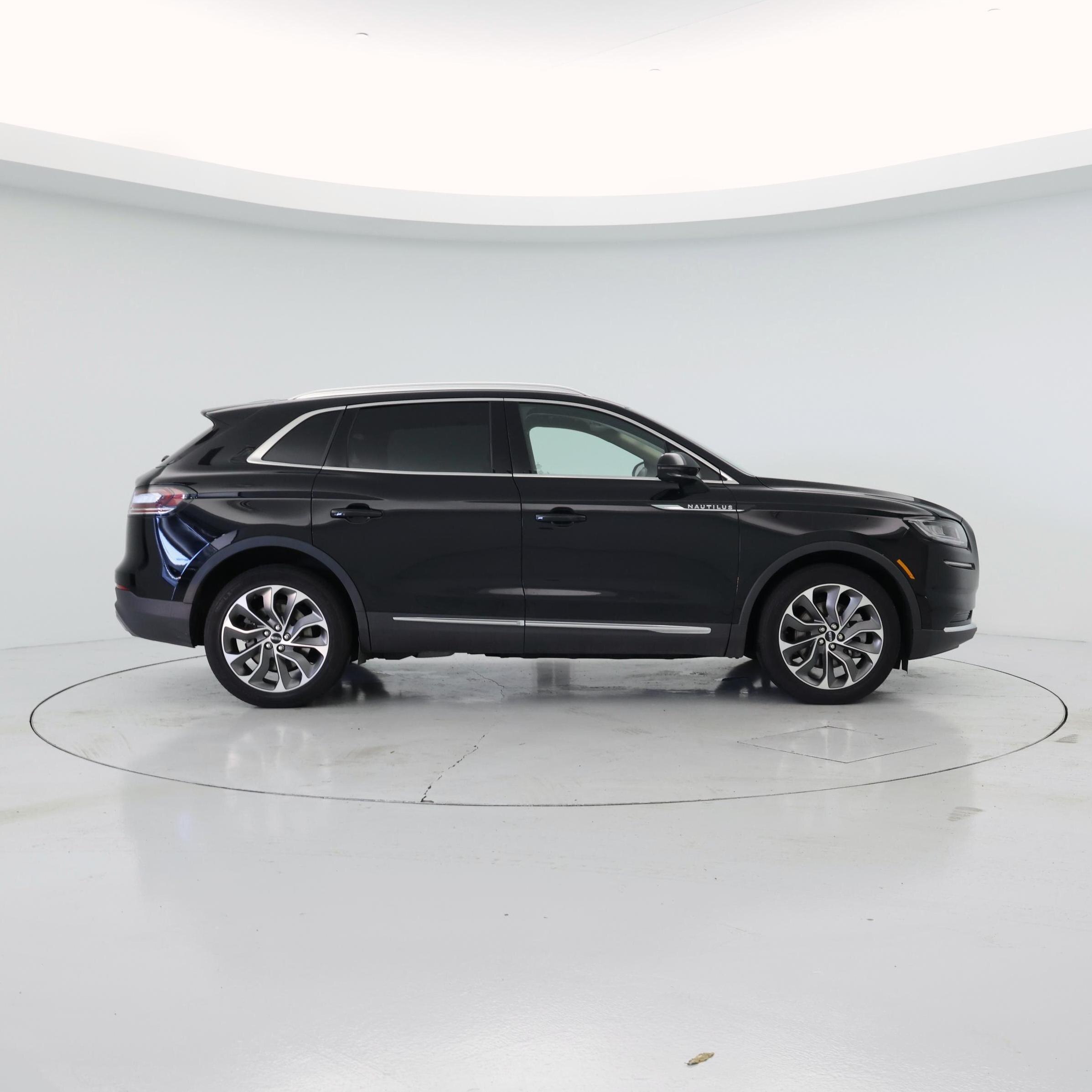 Thumbnail: 2023 Lincoln Nautilus - 7