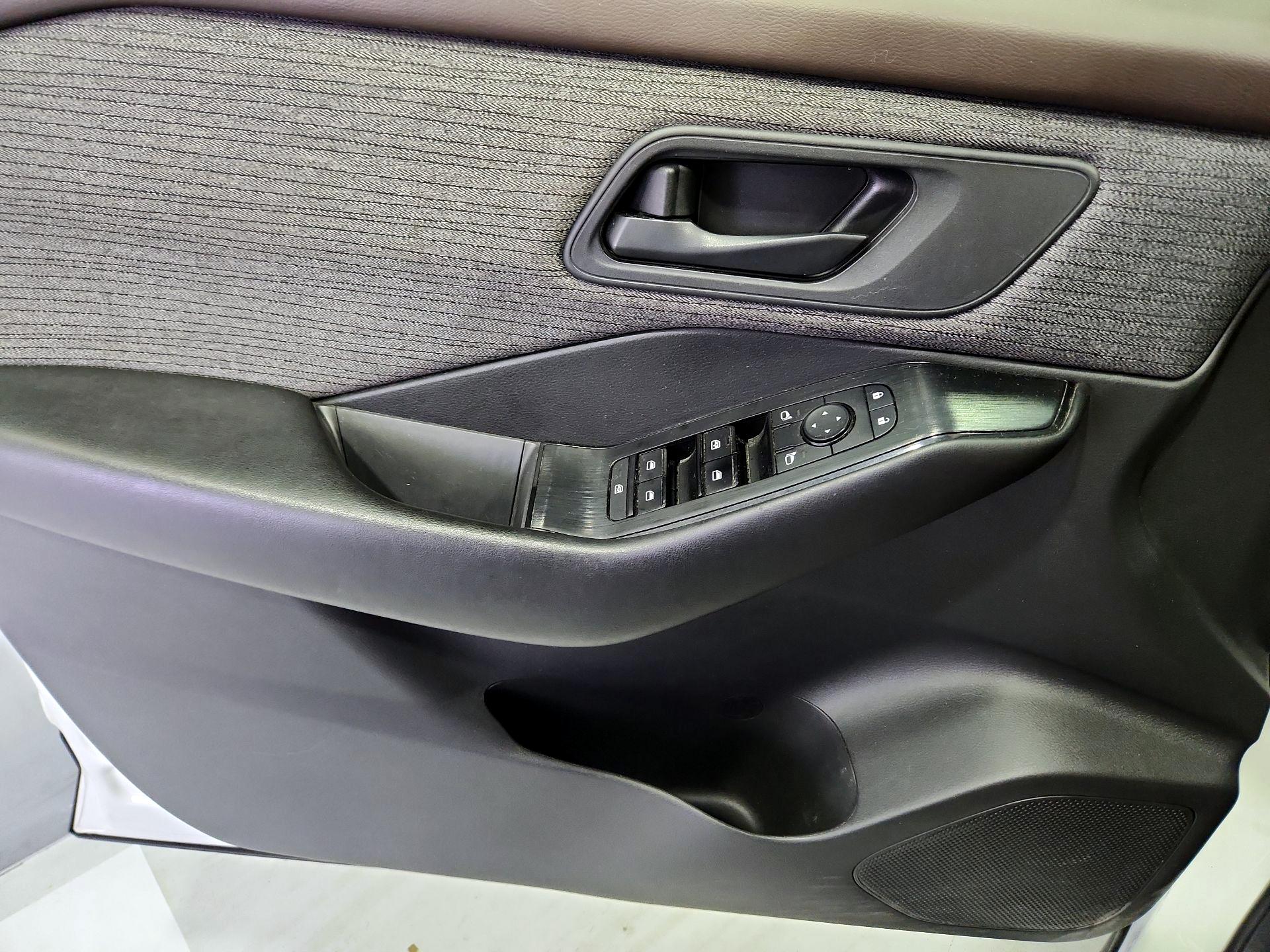 Thumbnail: 2023 Nissan Rogue - 12