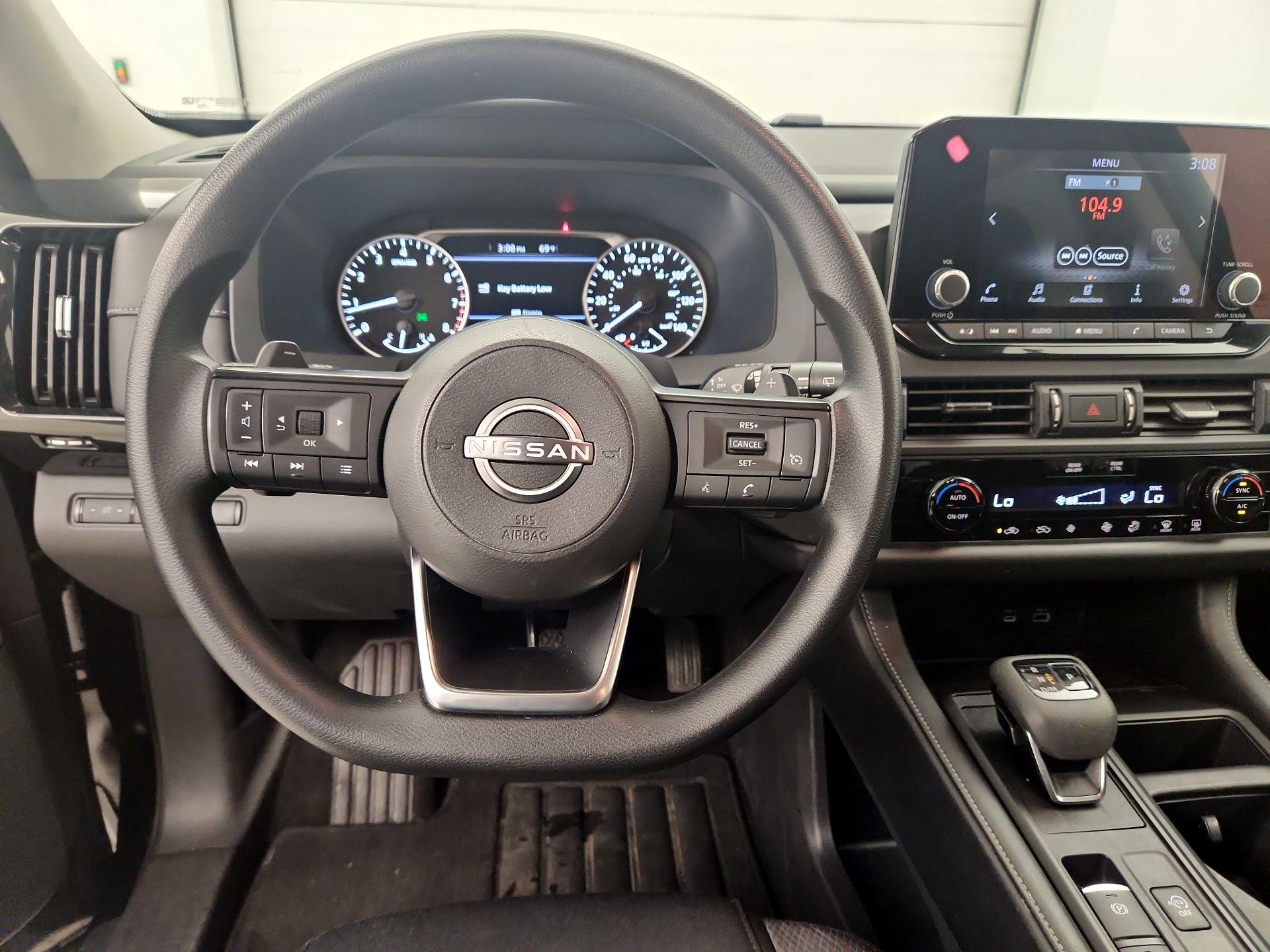 Thumbnail: 2023 Nissan Pathfinder - 10