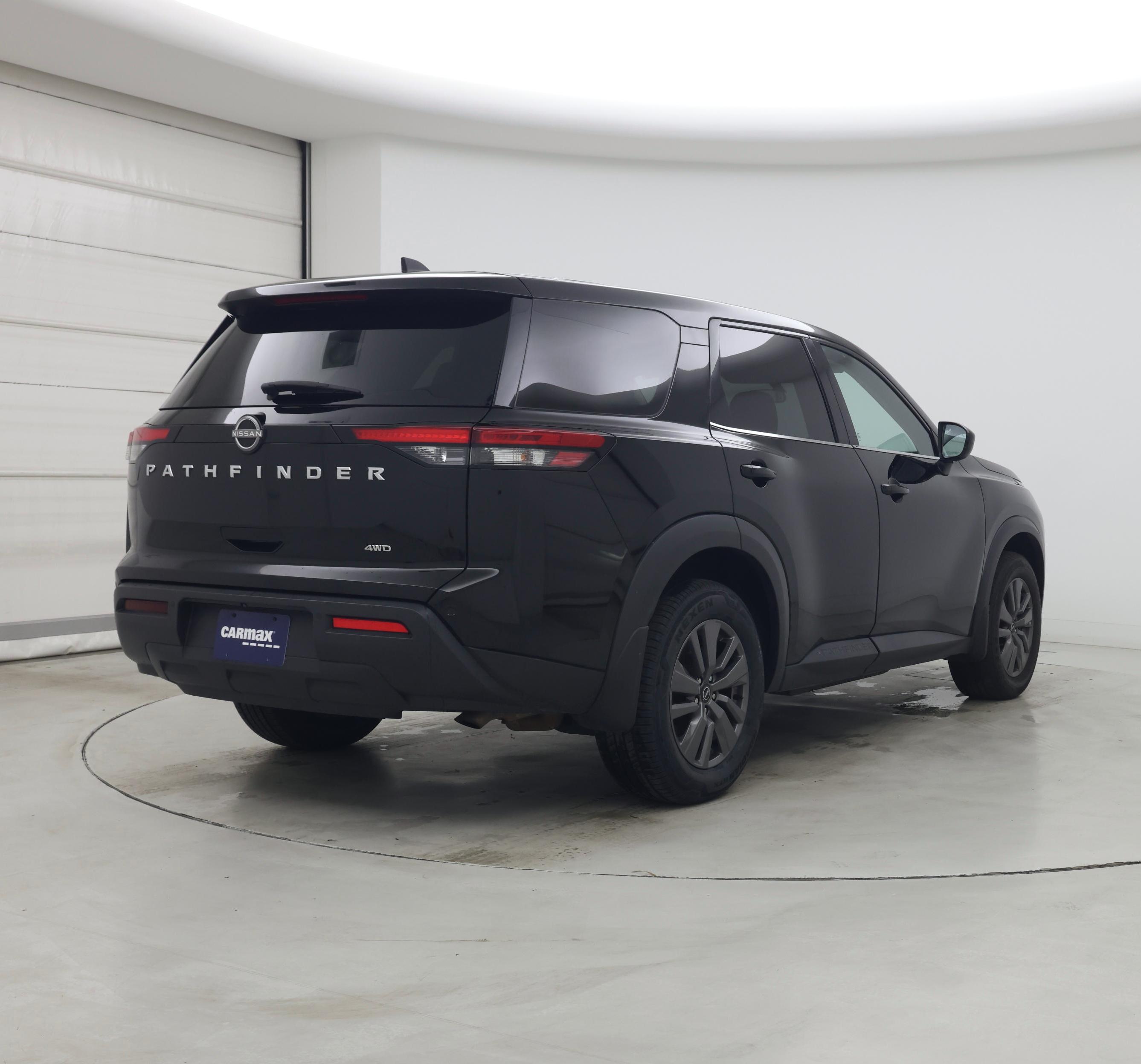 Thumbnail: 2023 Nissan Pathfinder - 8