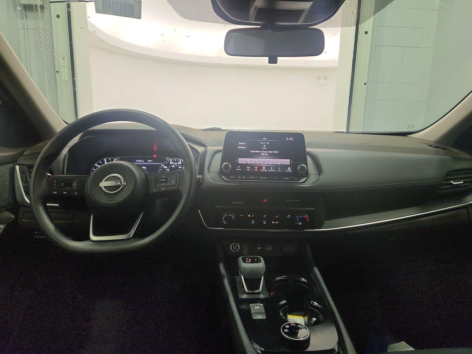 Thumbnail: 2023 Nissan Rogue - 9
