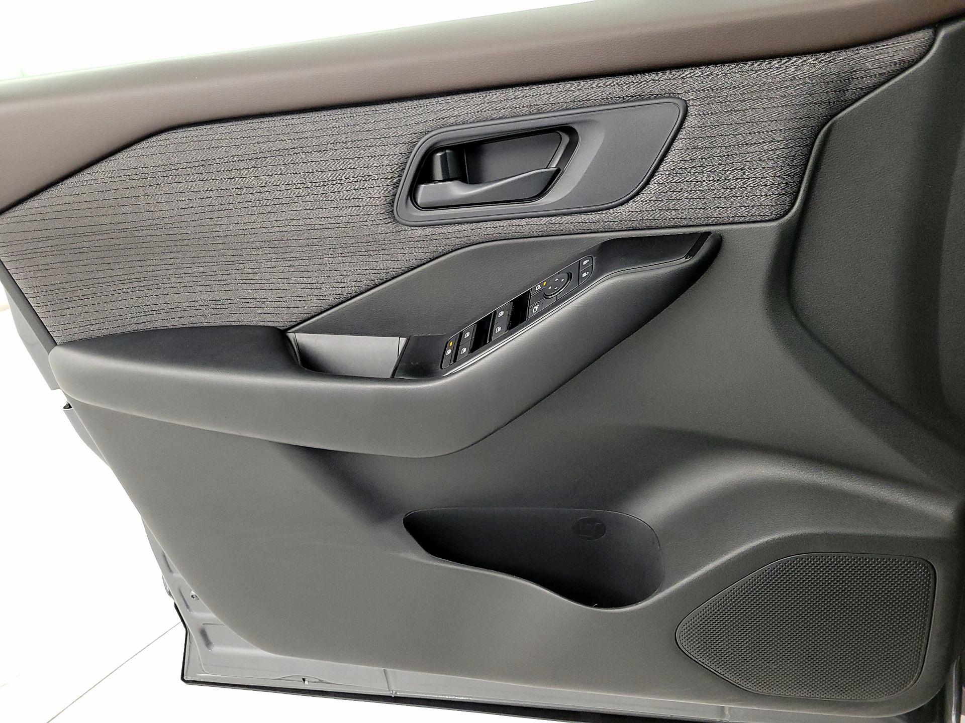 Thumbnail: 2023 Nissan Rogue - 12