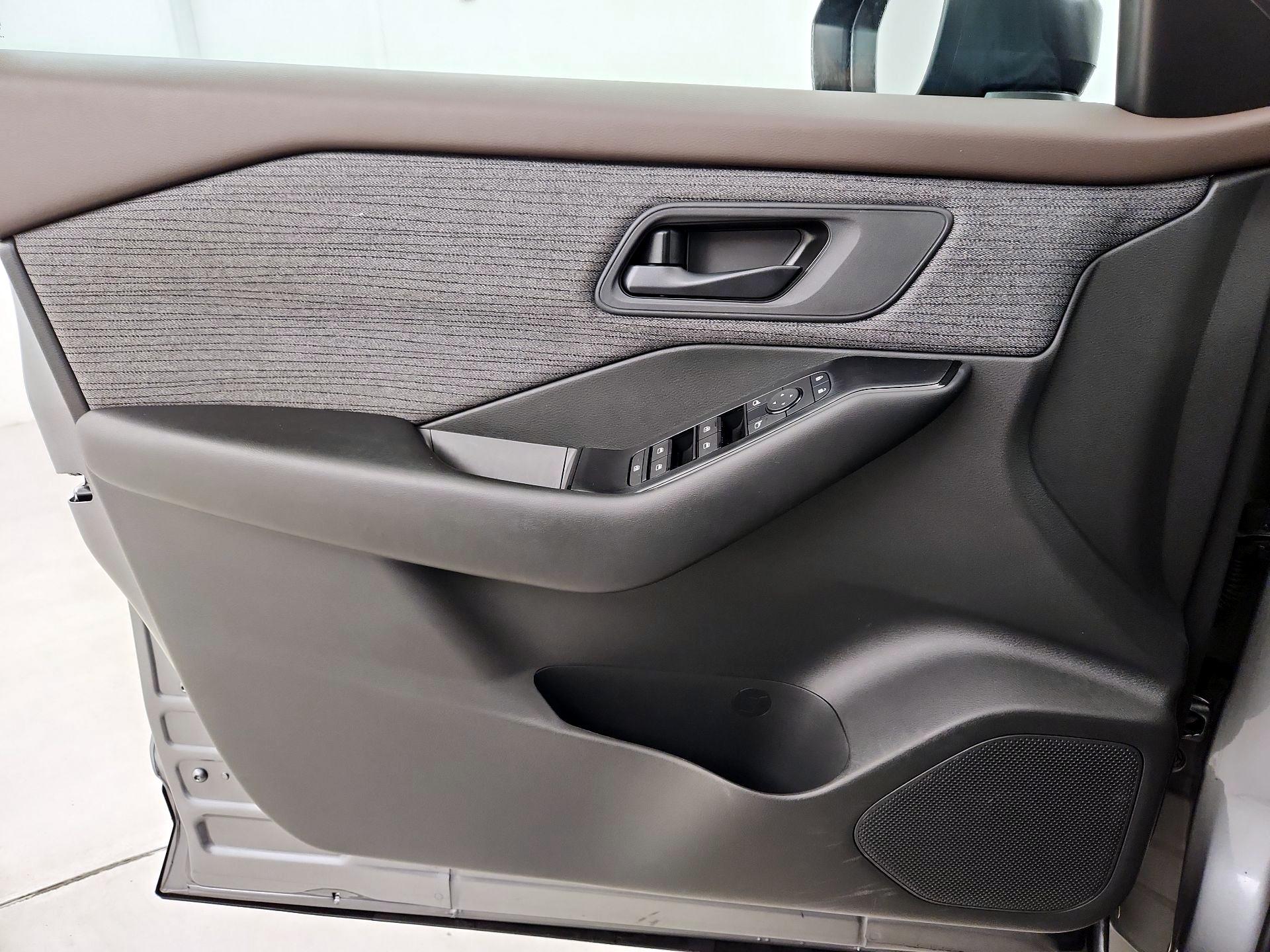 Thumbnail: 2023 Nissan Rogue - 12