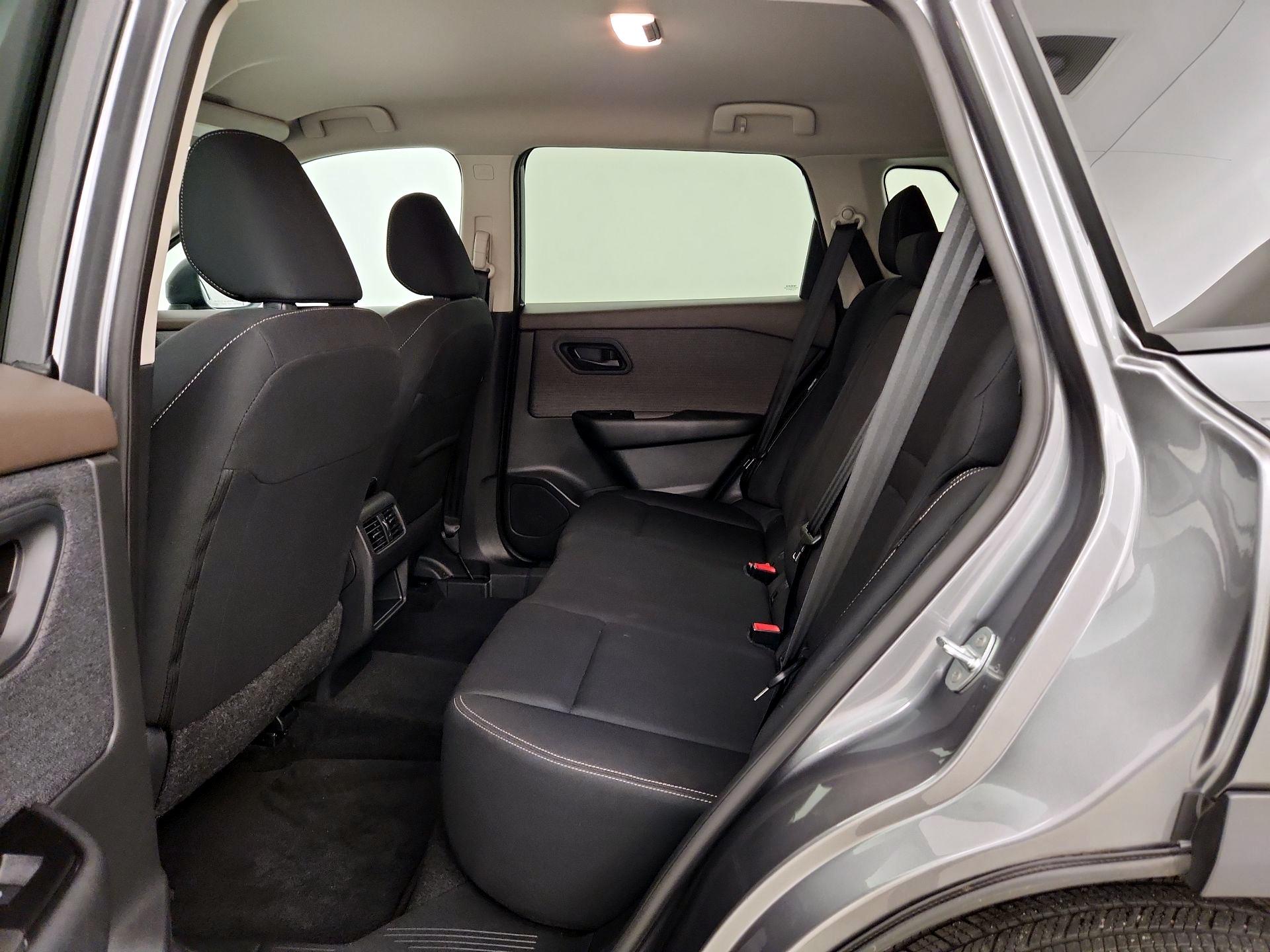 Thumbnail: 2023 Nissan Rogue - 19