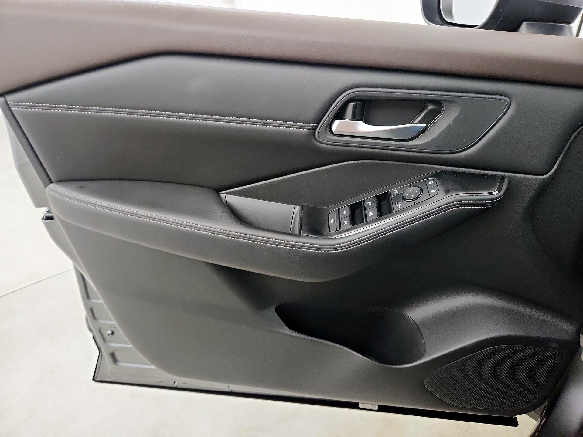 Thumbnail: 2023 Nissan Rogue - 12