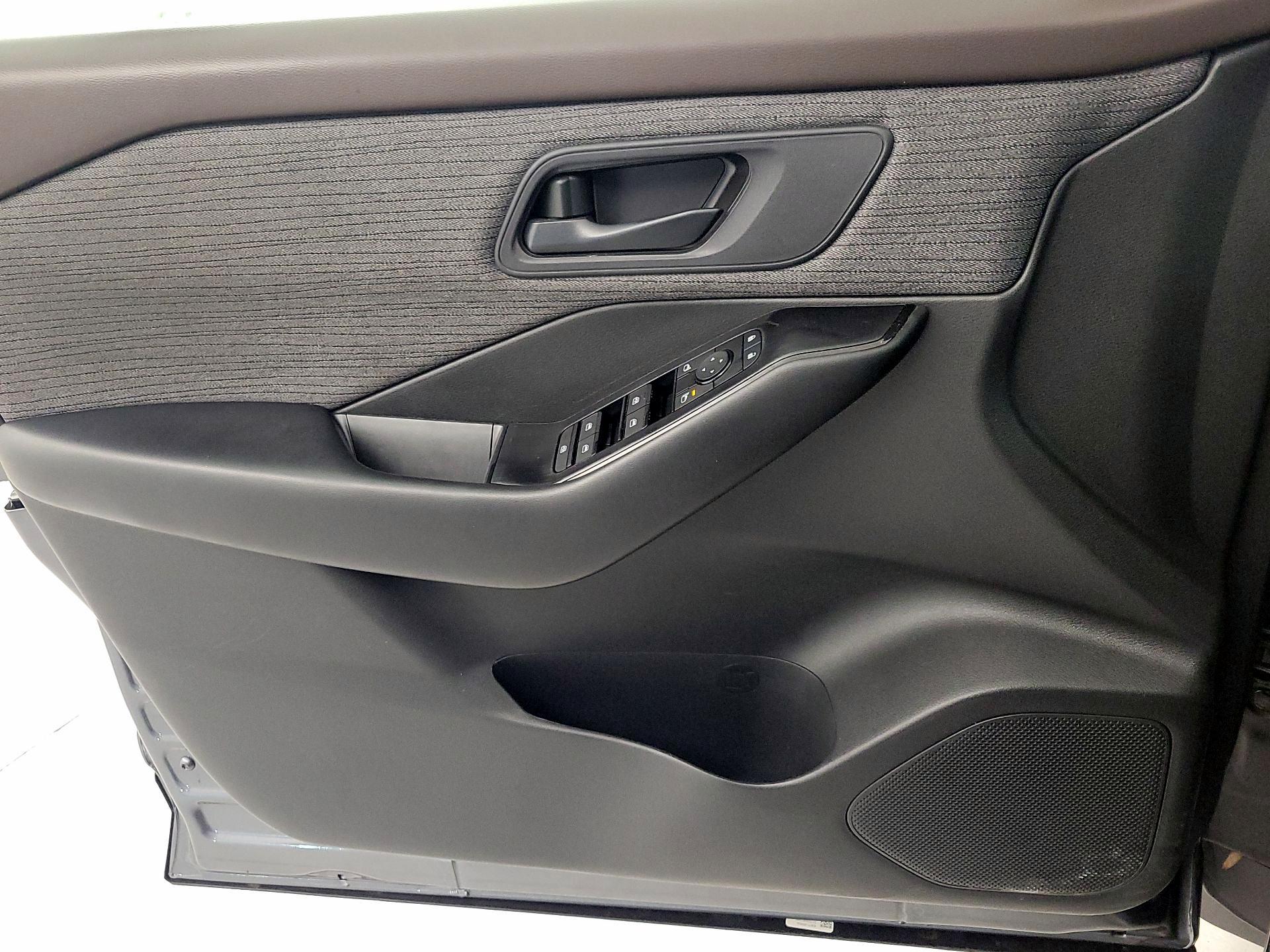 Thumbnail: 2023 Nissan Rogue - 12