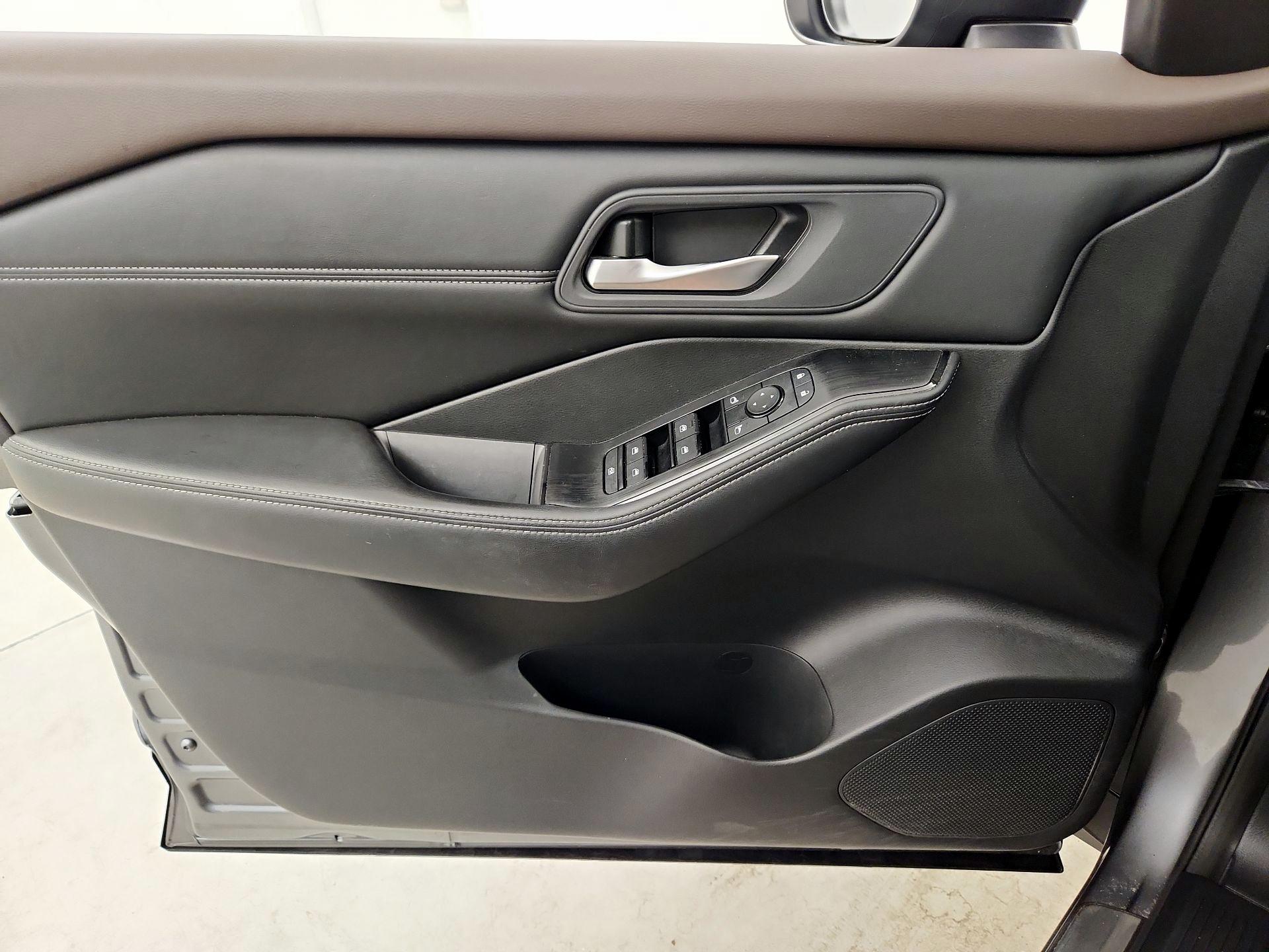 Thumbnail: 2023 Nissan Rogue - 12