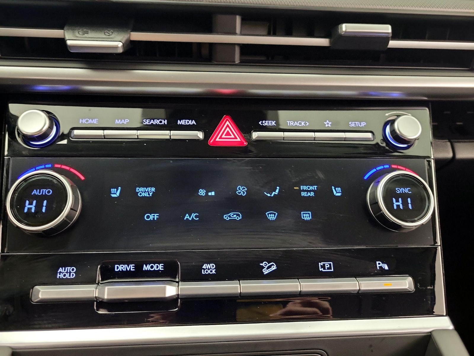 2025 Hyundai Santa Fe SEL - Photo 17