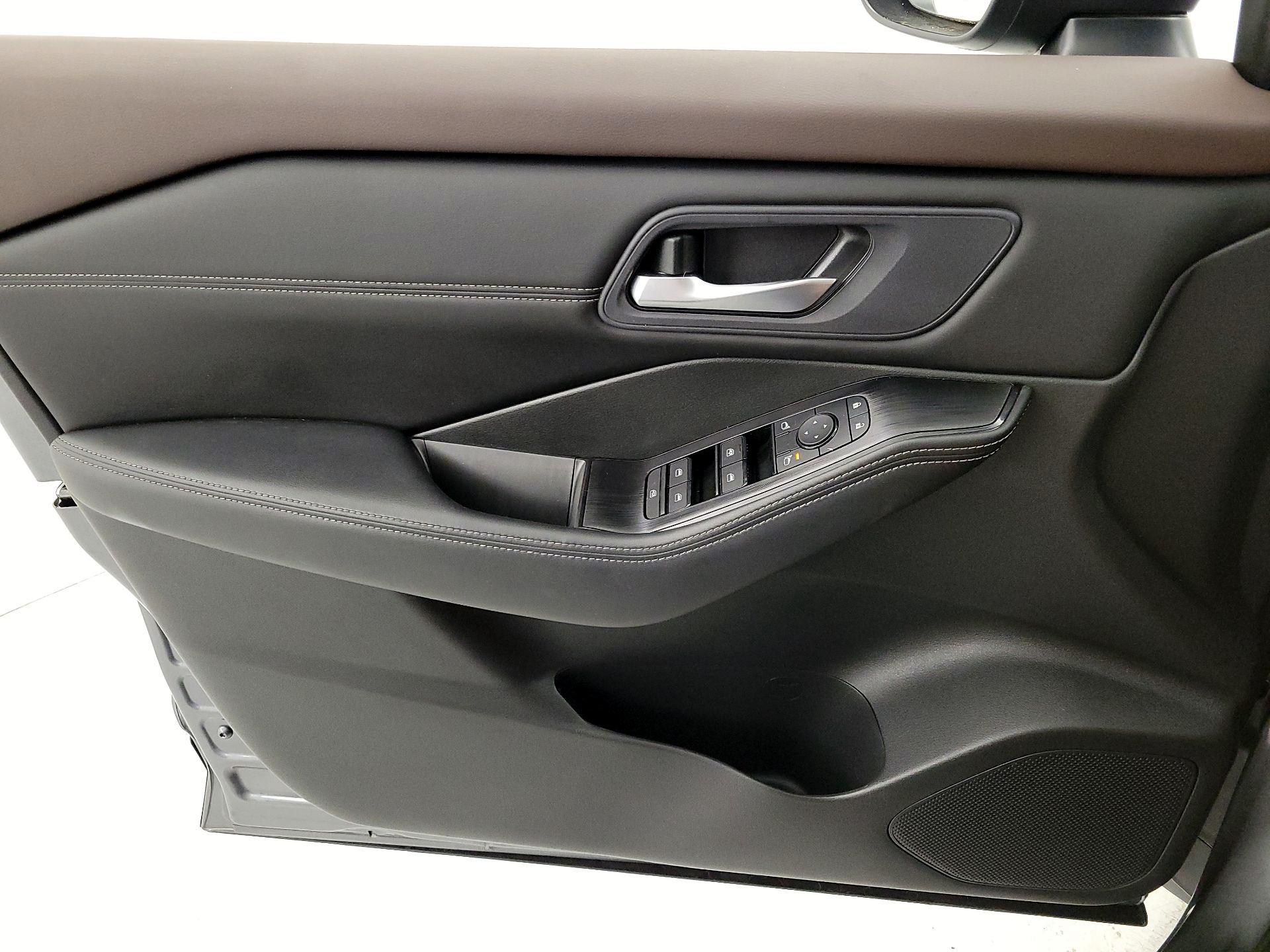 Thumbnail: 2023 Nissan Rogue - 12