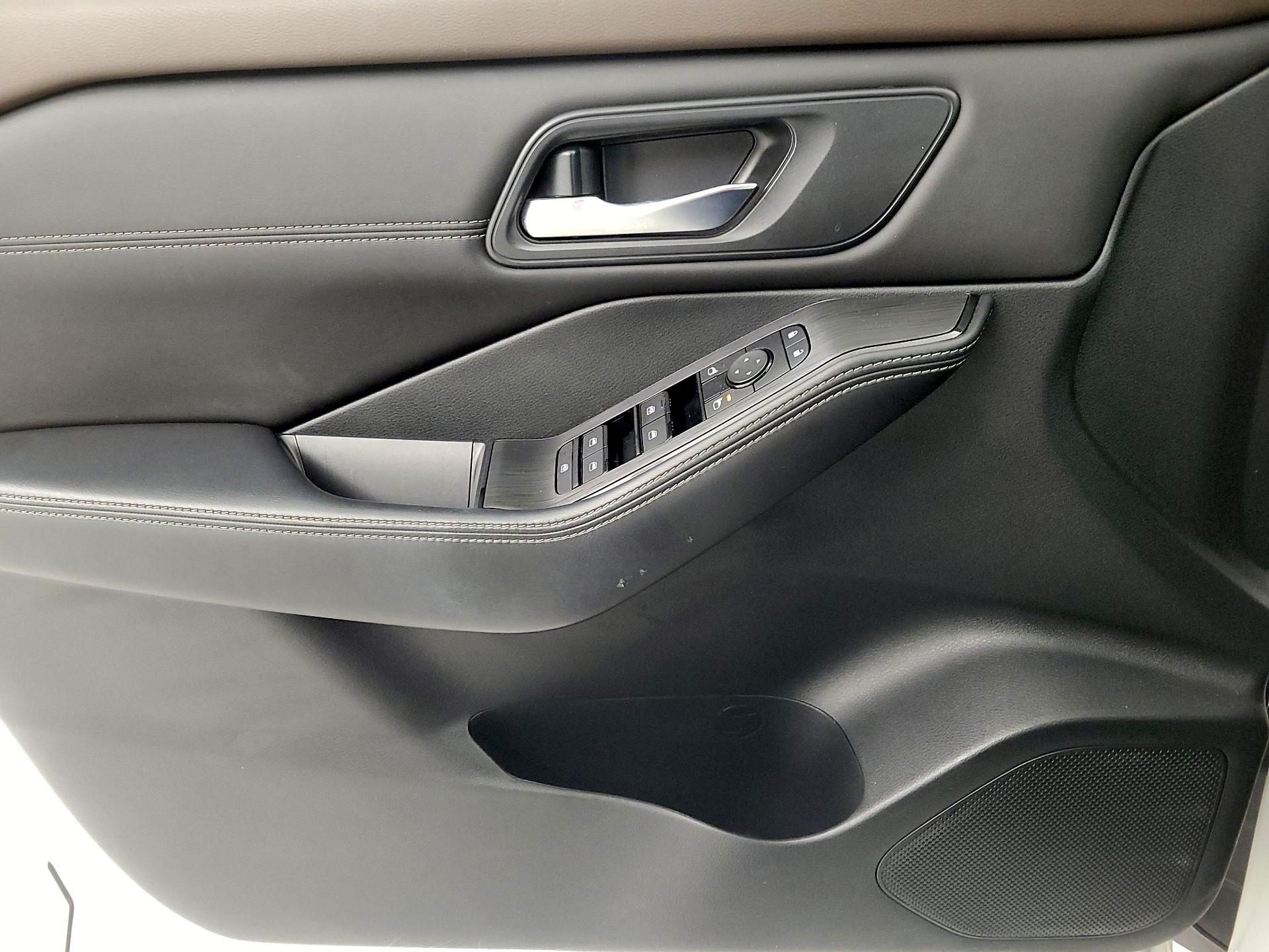 Thumbnail: 2023 Nissan Rogue - 12