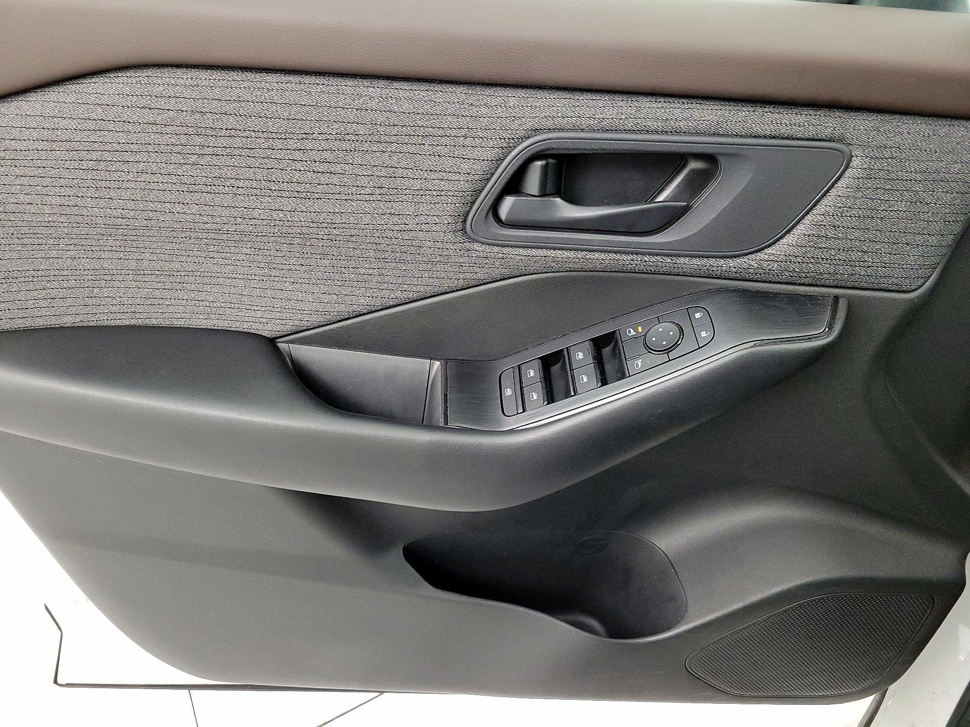 Thumbnail: 2023 Nissan Rogue - 12