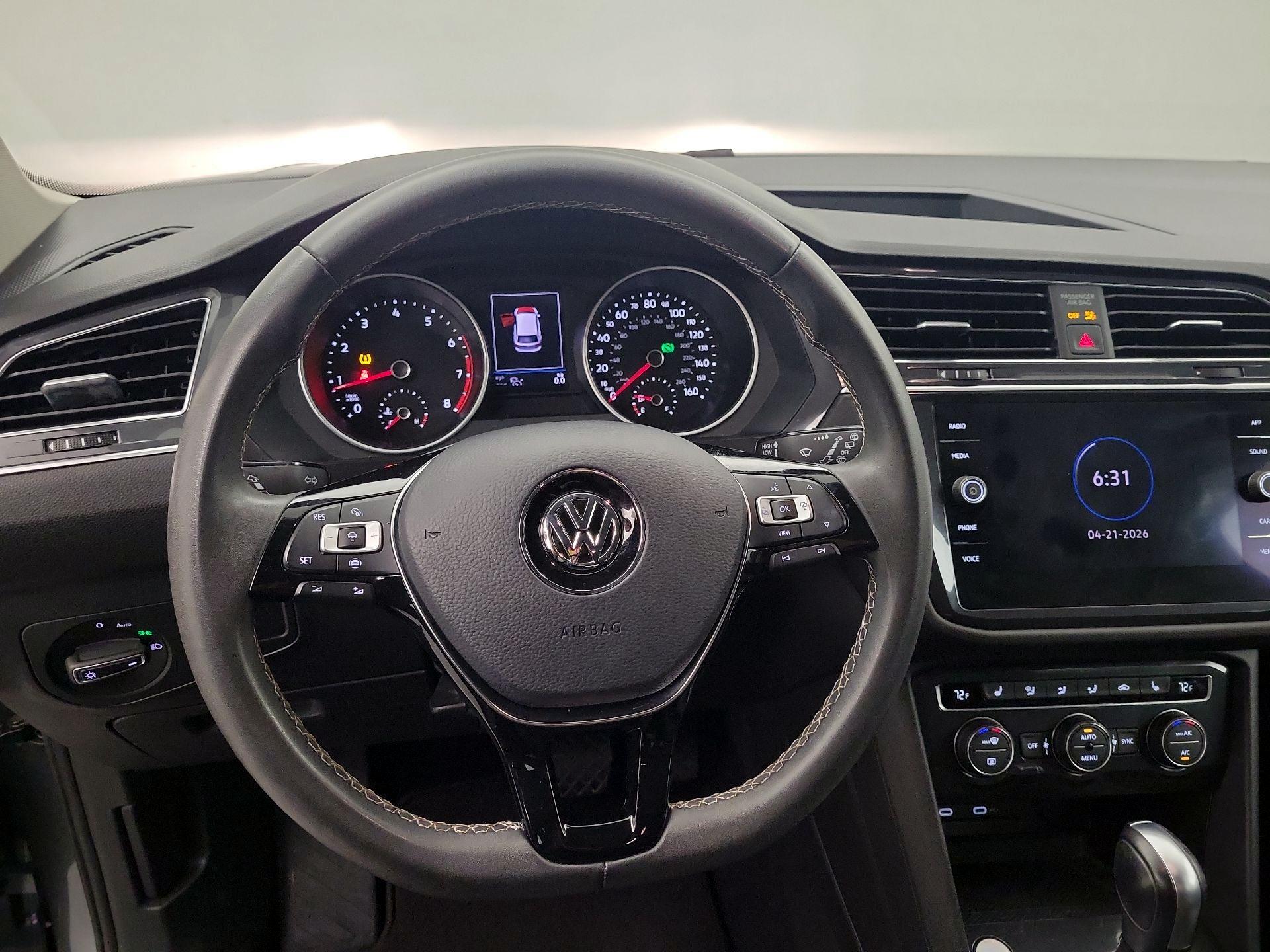 Thumbnail: 2021 Volkswagen Tiguan - 10