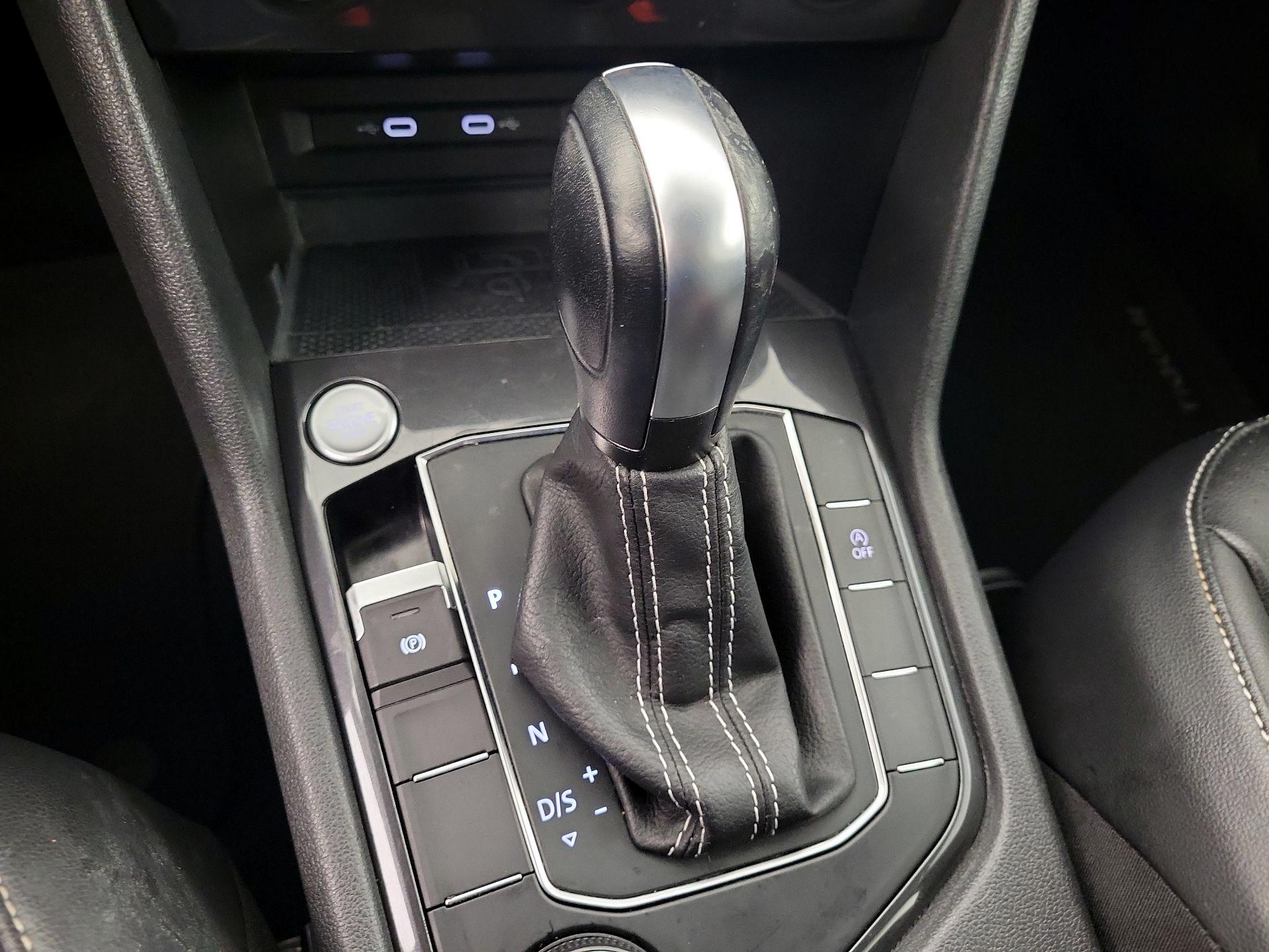 Thumbnail: 2021 Volkswagen Tiguan - 16