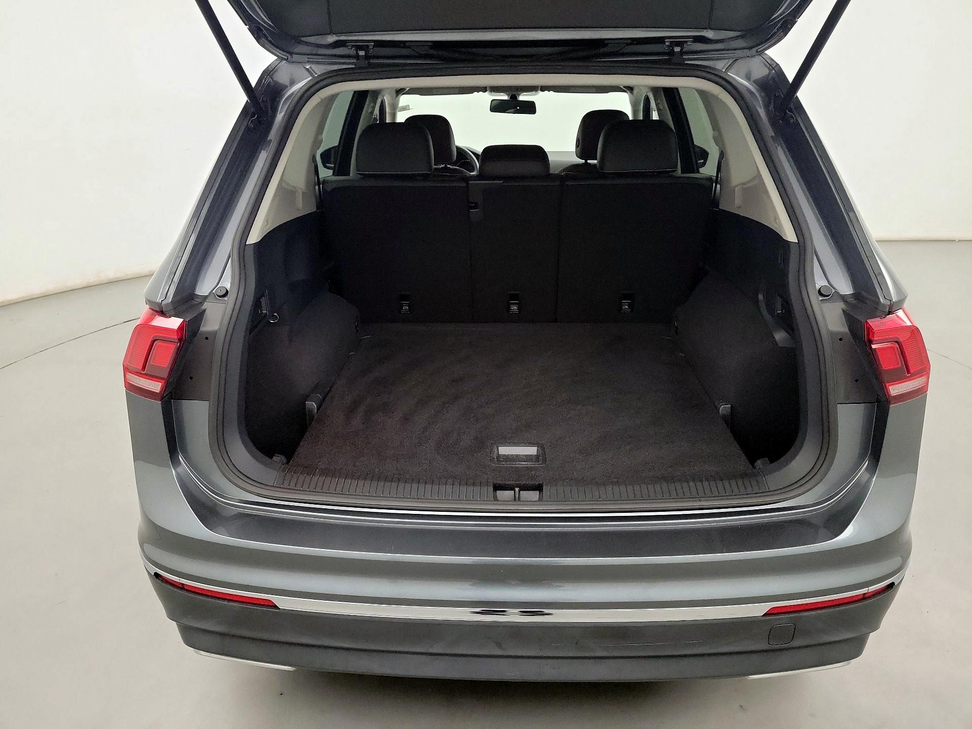 Thumbnail: 2021 Volkswagen Tiguan - 19