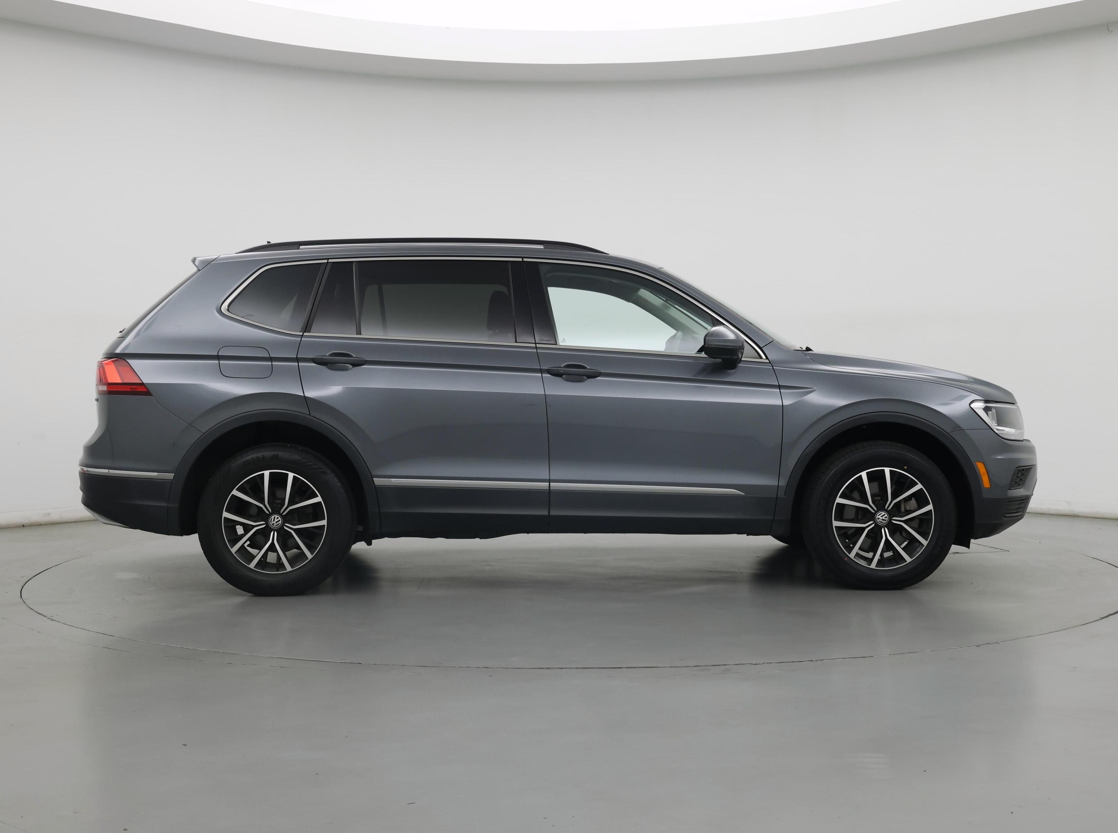 Thumbnail: 2021 Volkswagen Tiguan - 7