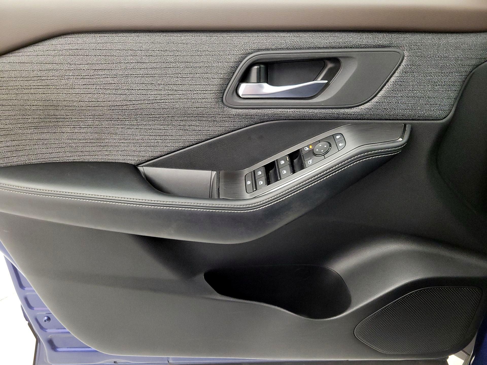 Thumbnail: 2023 Nissan Rogue - 12