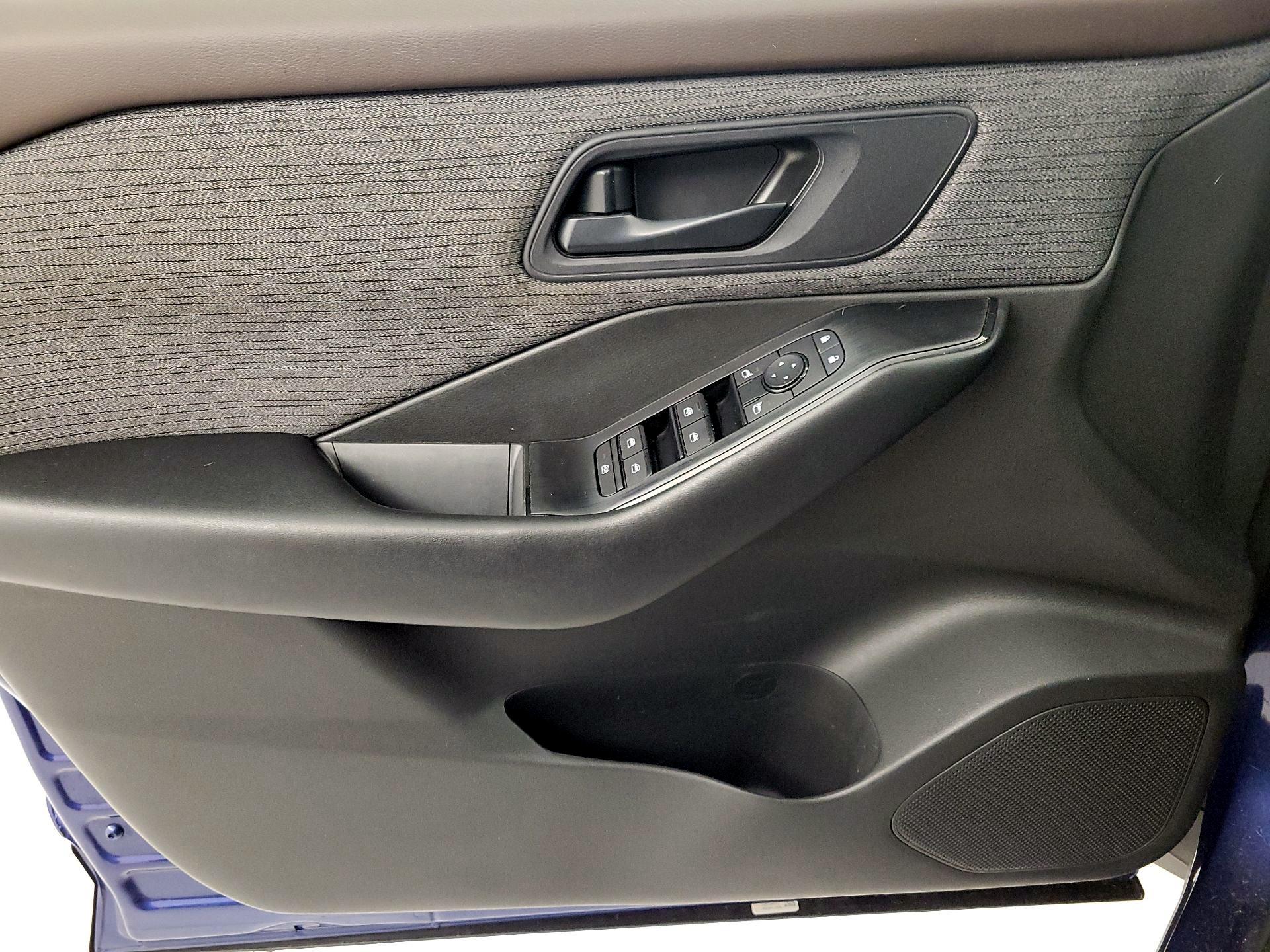 Thumbnail: 2023 Nissan Rogue - 12