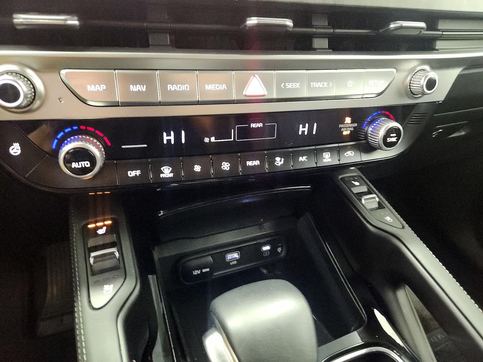 2024 Kia Telluride EX - Photo 17