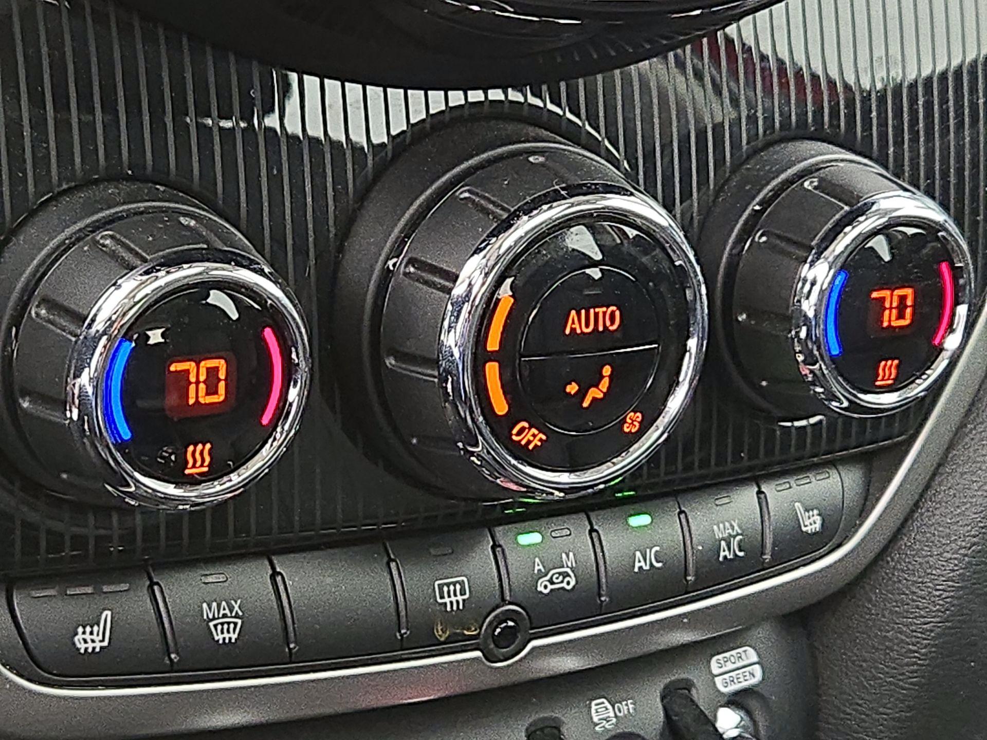 Thumbnail: 2020 MINI Cooper Countryman - 17