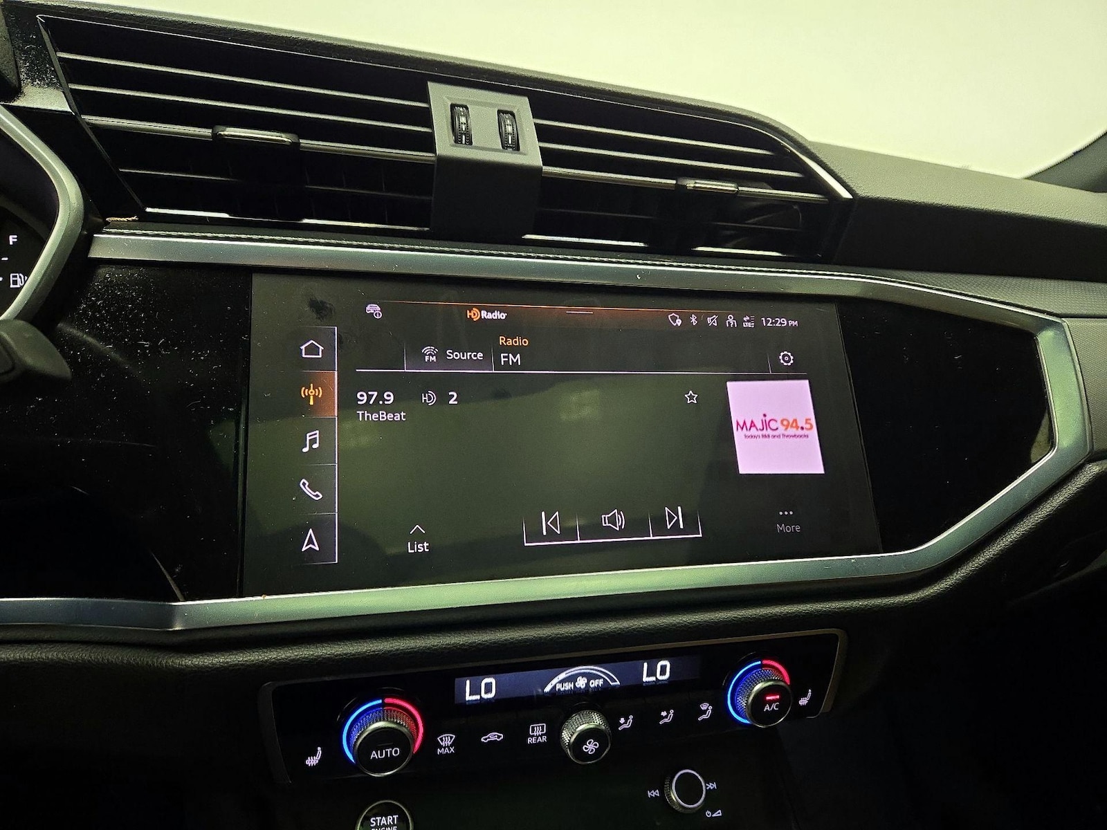 2024 Audi Q3 S Line Premium Plus - Photo 17
