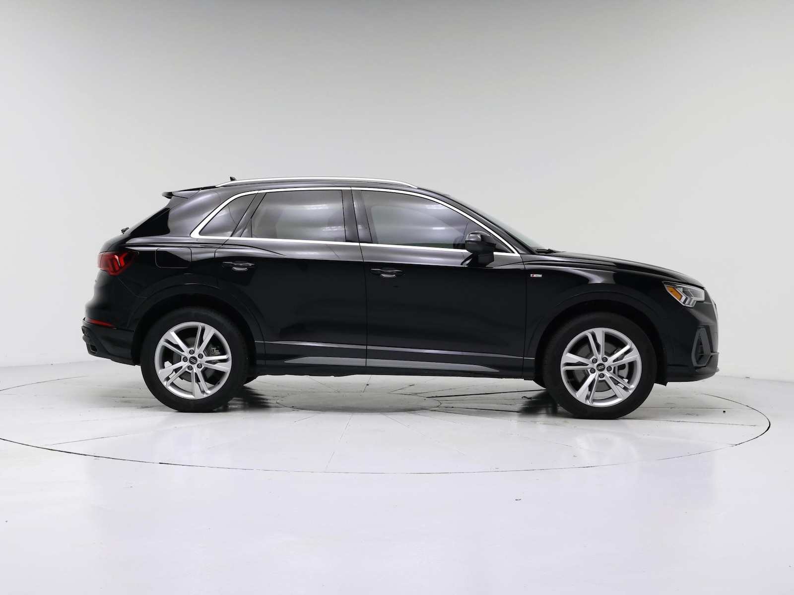 2024 Audi Q3 S Line Premium Plus - Photo 8