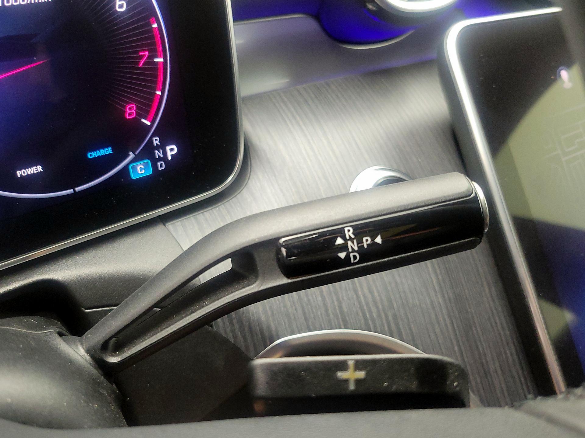 Thumbnail: 2023 Mercedes-Benz C-Class - 18