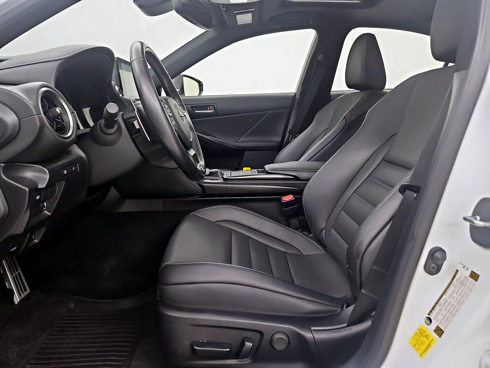 Thumbnail: 2022 Lexus IS - 11