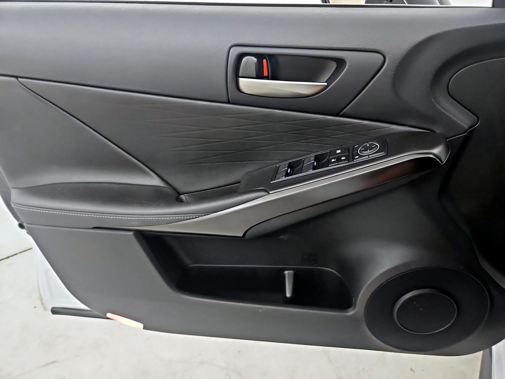 Thumbnail: 2022 Lexus IS - 12