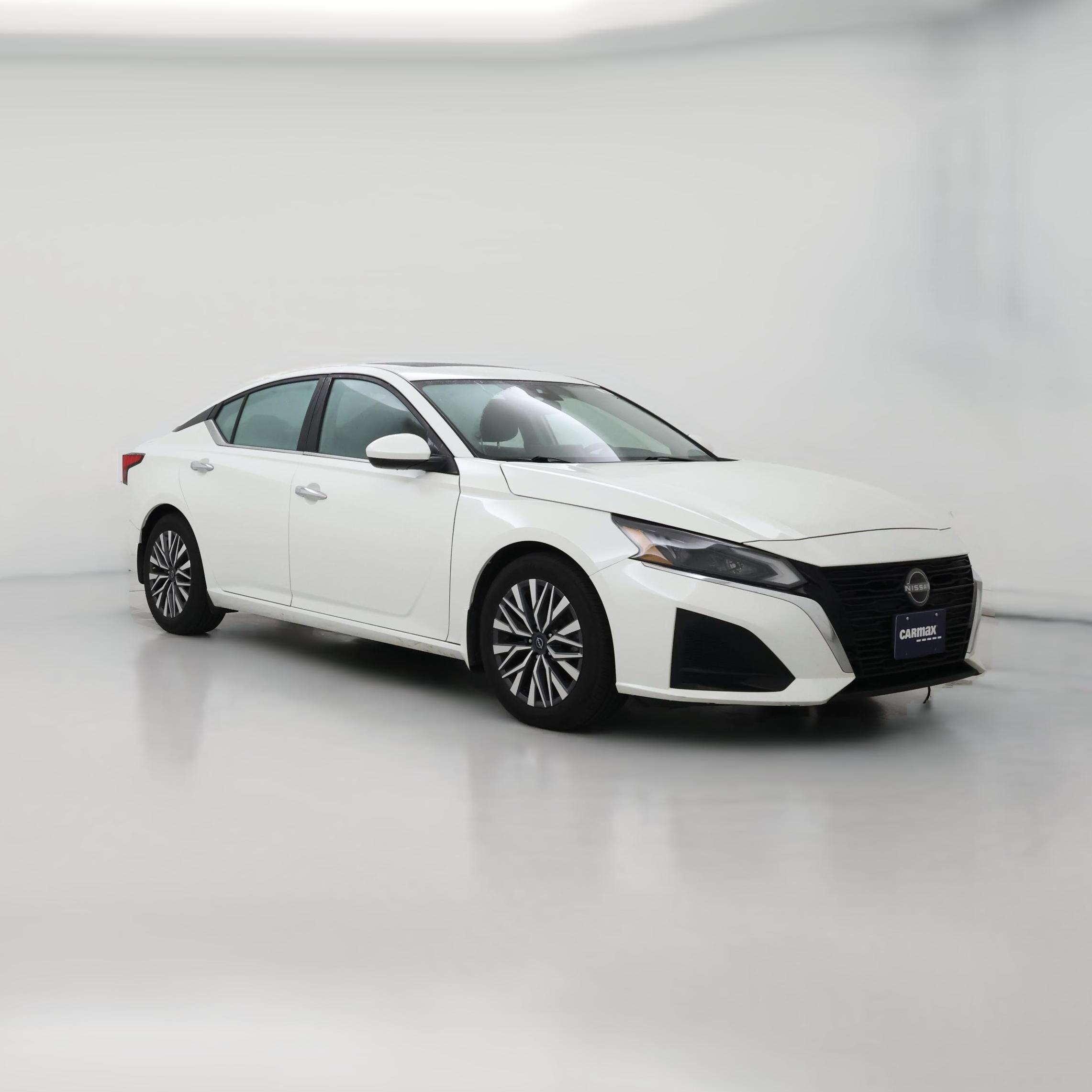 Thumbnail: 2023 Nissan Altima - 1