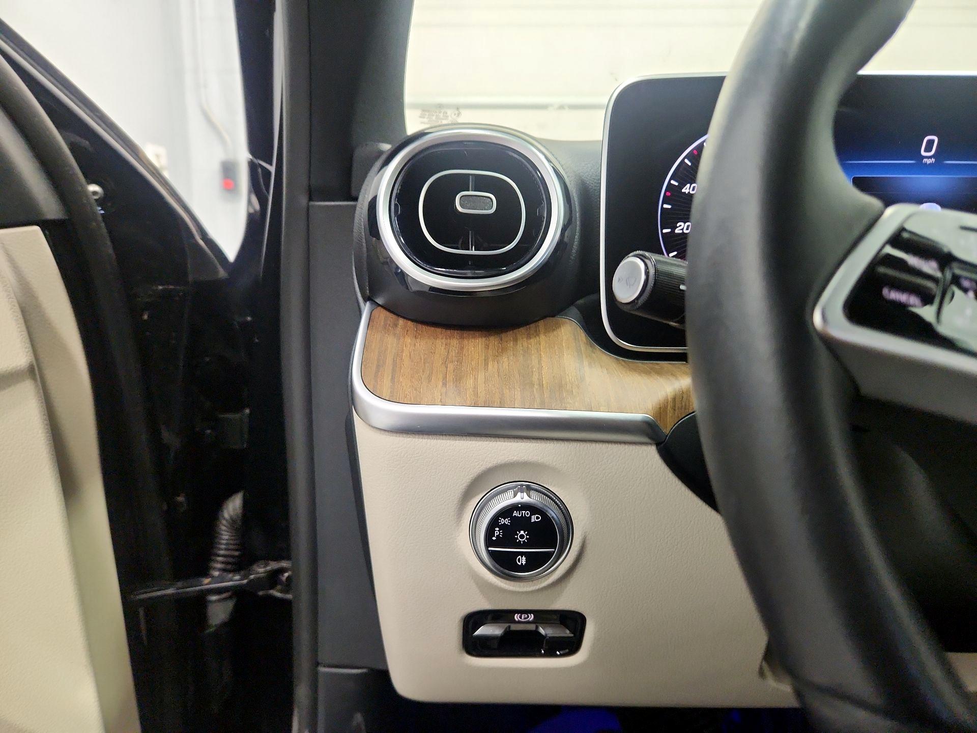 Thumbnail: 2023 Mercedes-Benz C-Class - 13