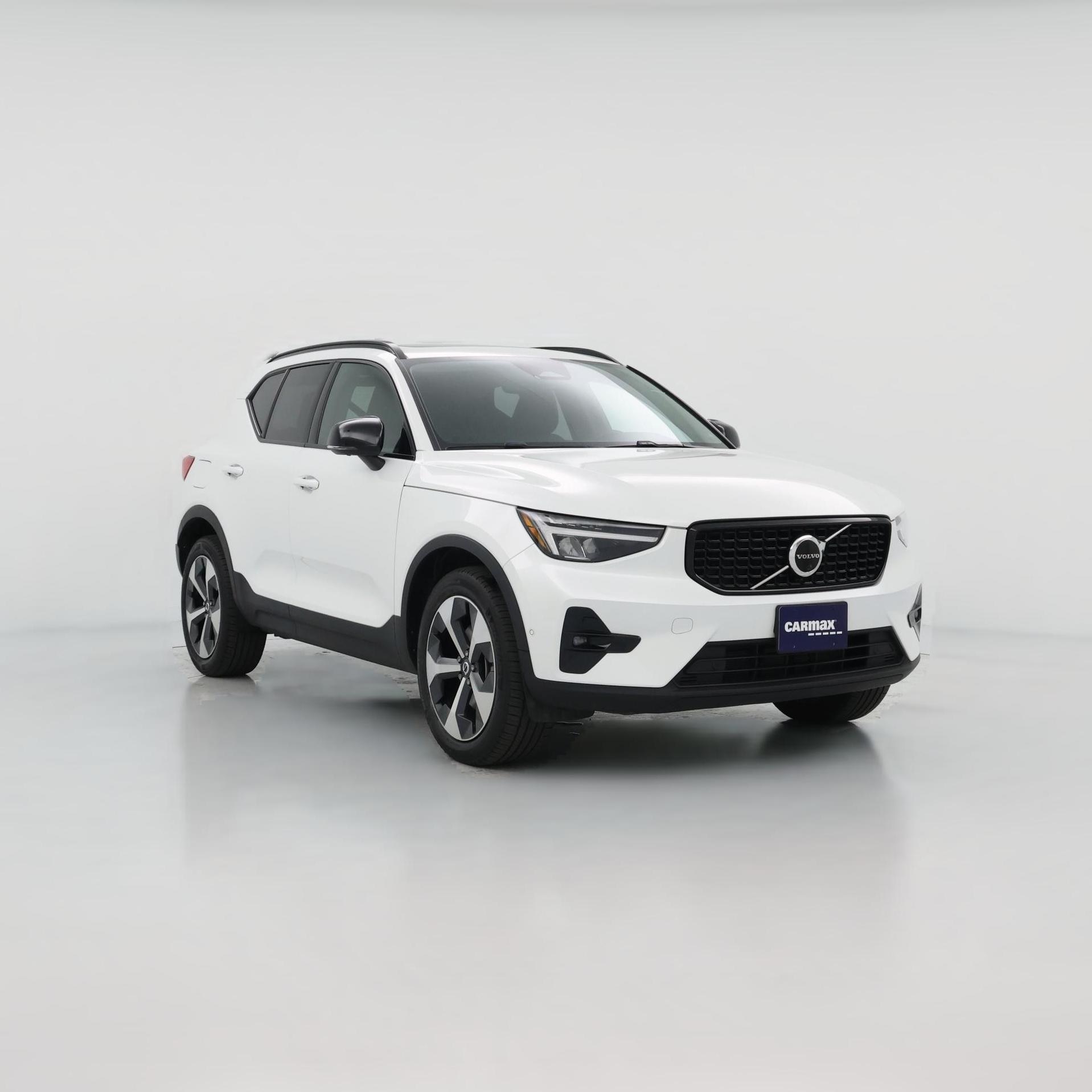 Thumbnail: 2023 Volvo XC40 - 1