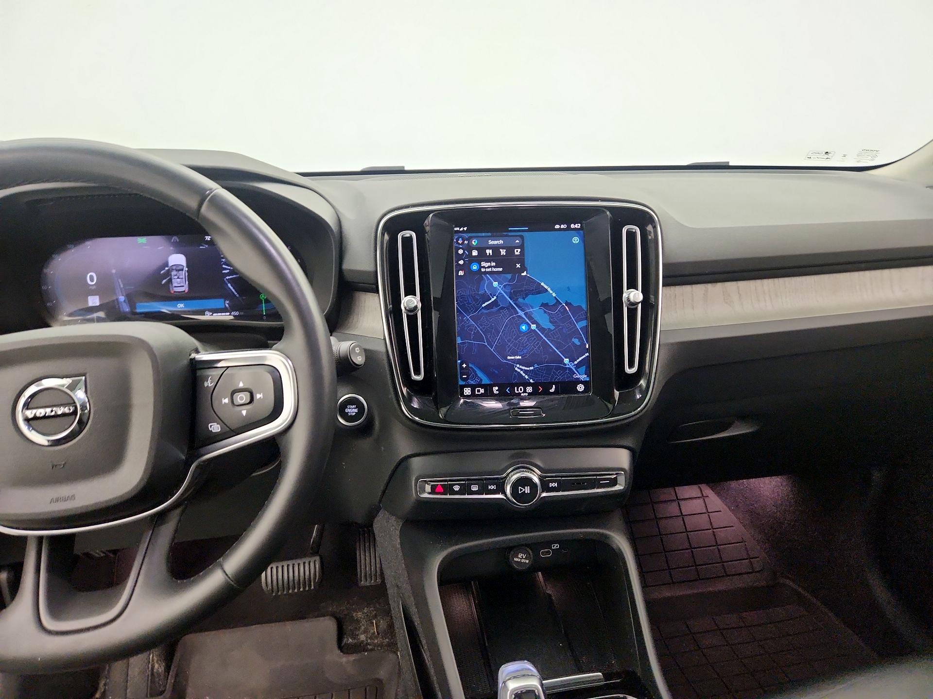 Thumbnail: 2023 Volvo XC40 - 9