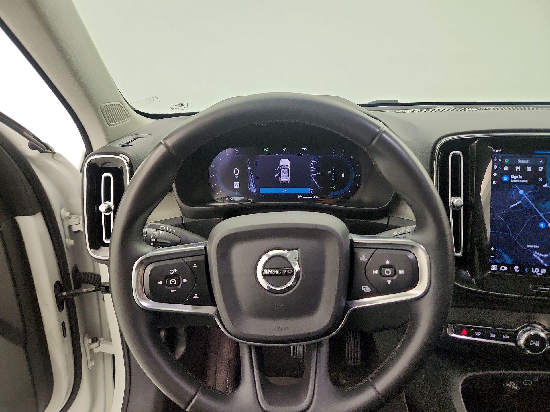 Thumbnail: 2023 Volvo XC40 - 10