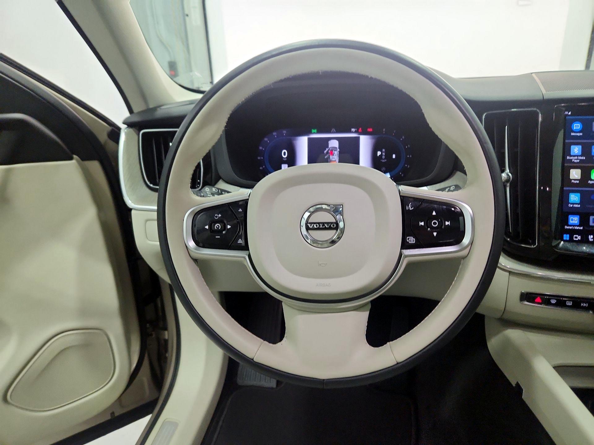 Thumbnail: 2023 Volvo XC60 - 10