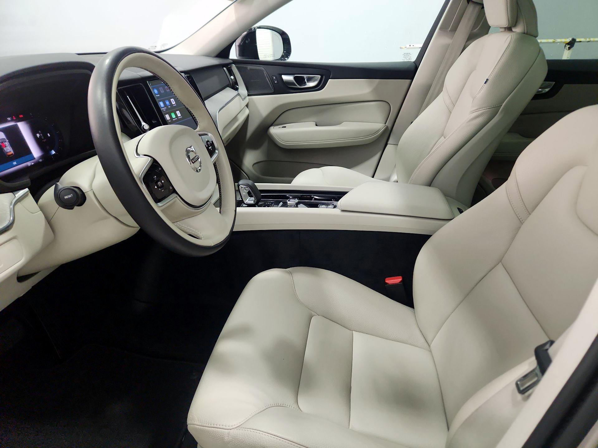 Thumbnail: 2023 Volvo XC60 - 11