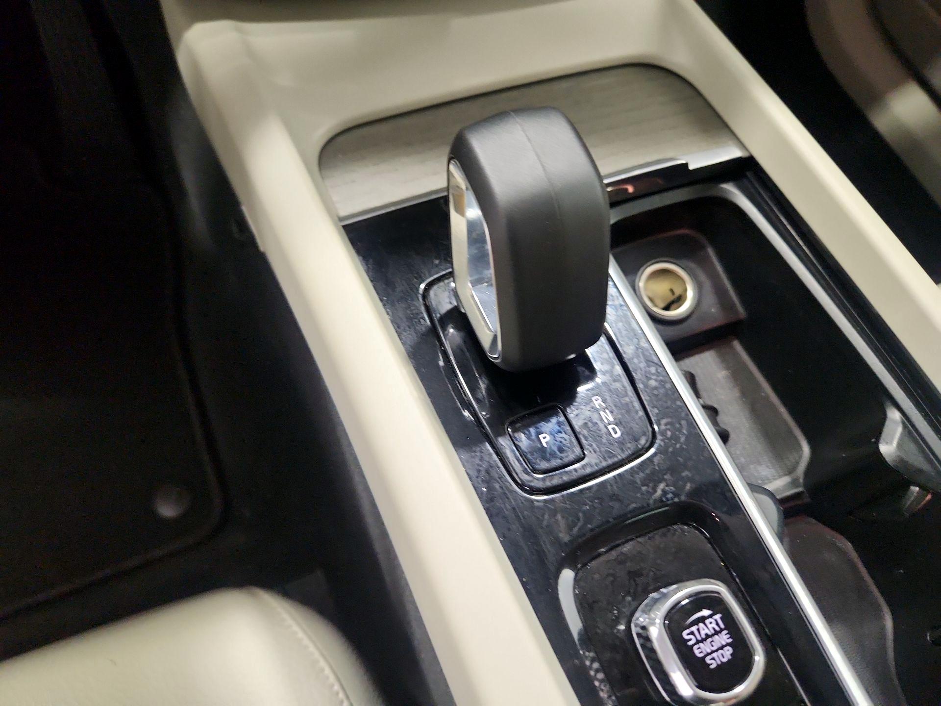 Thumbnail: 2023 Volvo XC60 - 17