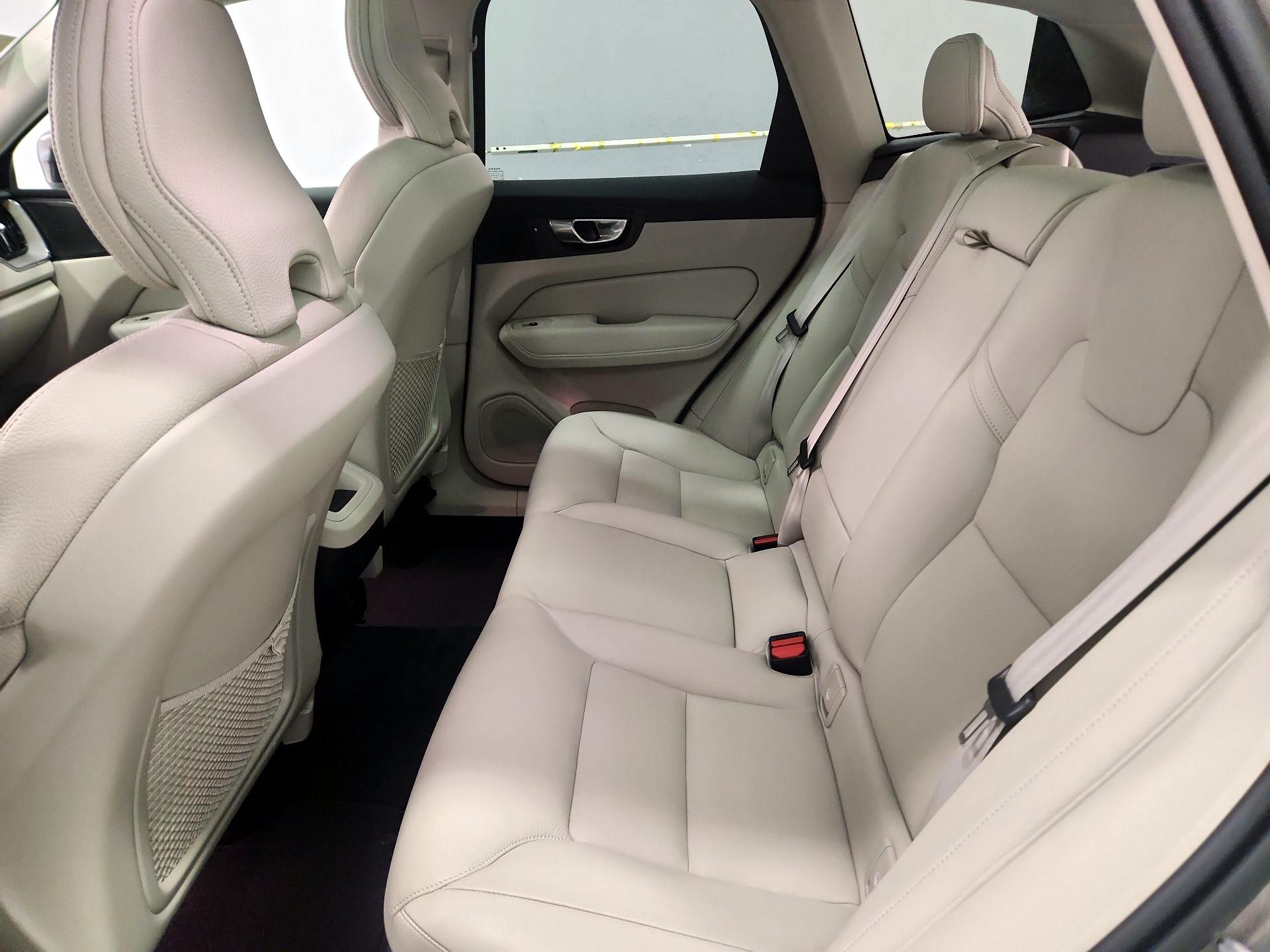 Thumbnail: 2023 Volvo XC60 - 20