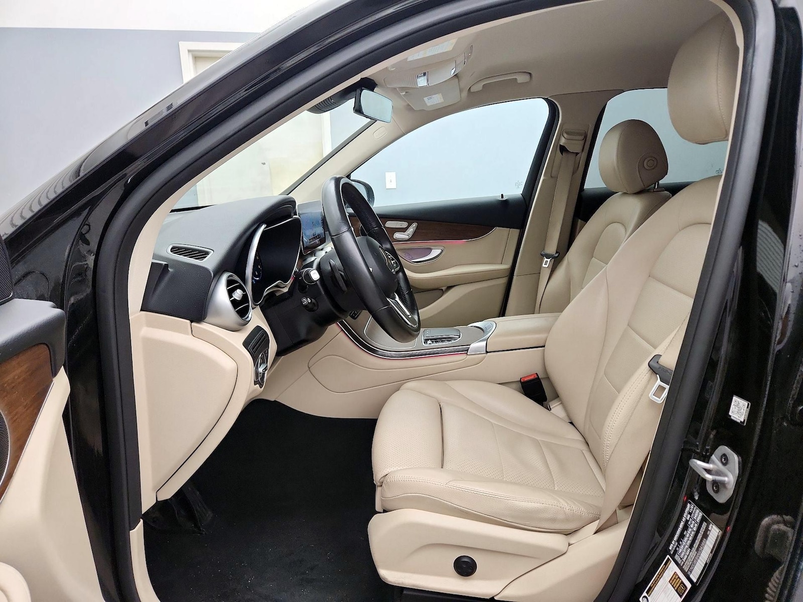 2022 Mercedes-Benz GLC GLC300 - Photo 12