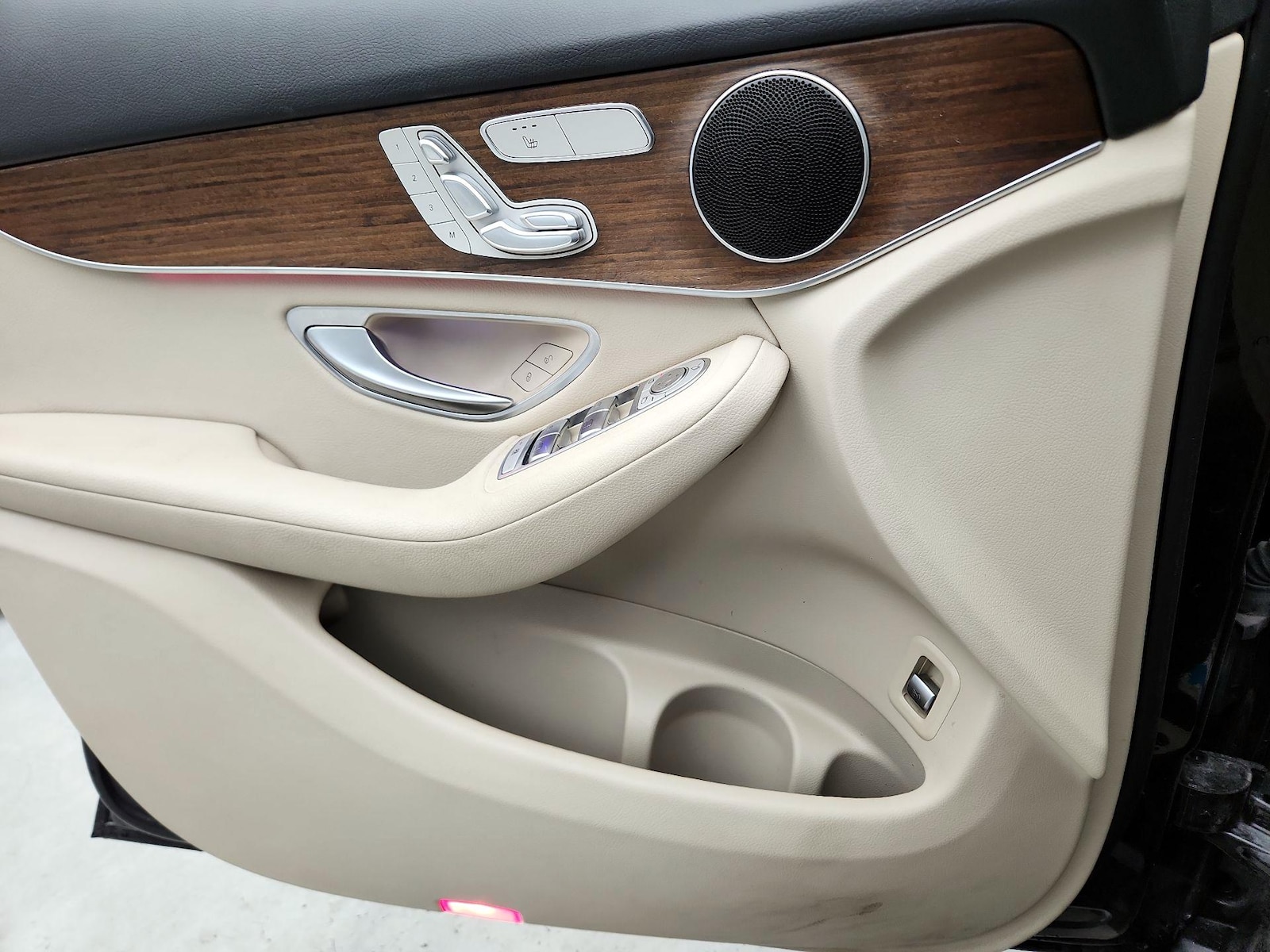2022 Mercedes-Benz GLC GLC300 - Photo 13