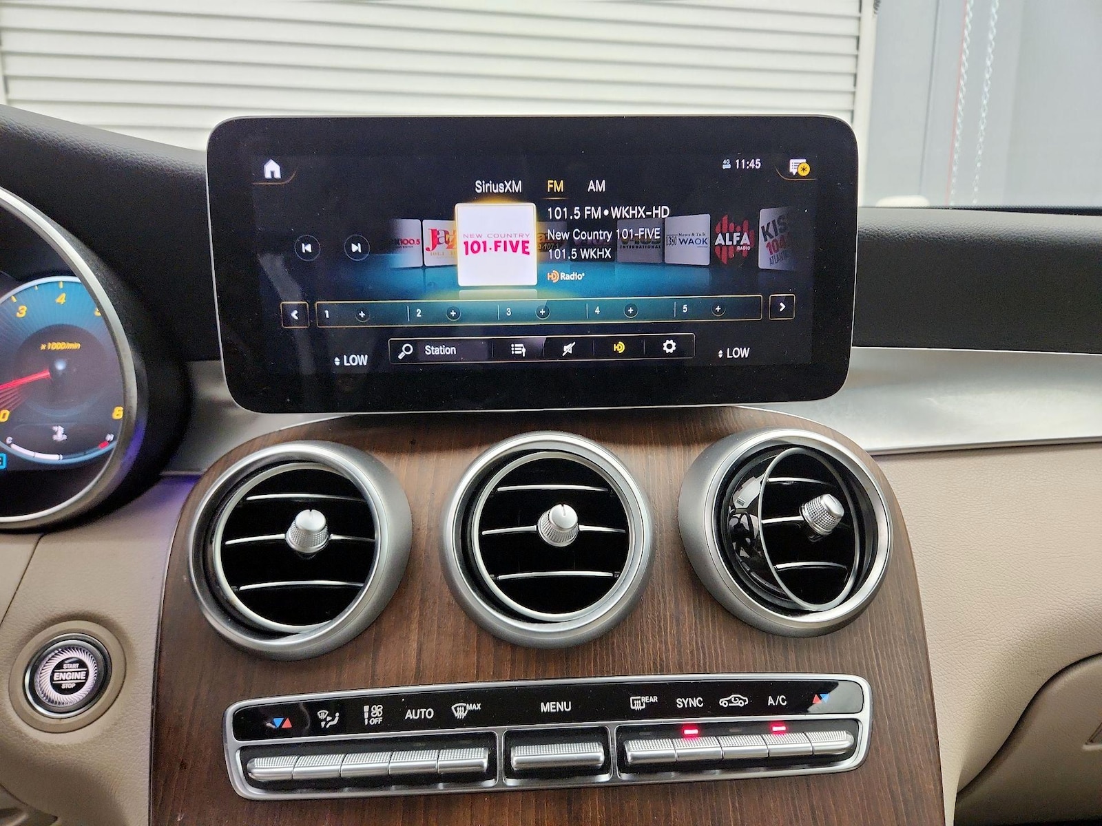 2022 Mercedes-Benz GLC GLC300 - Photo 17