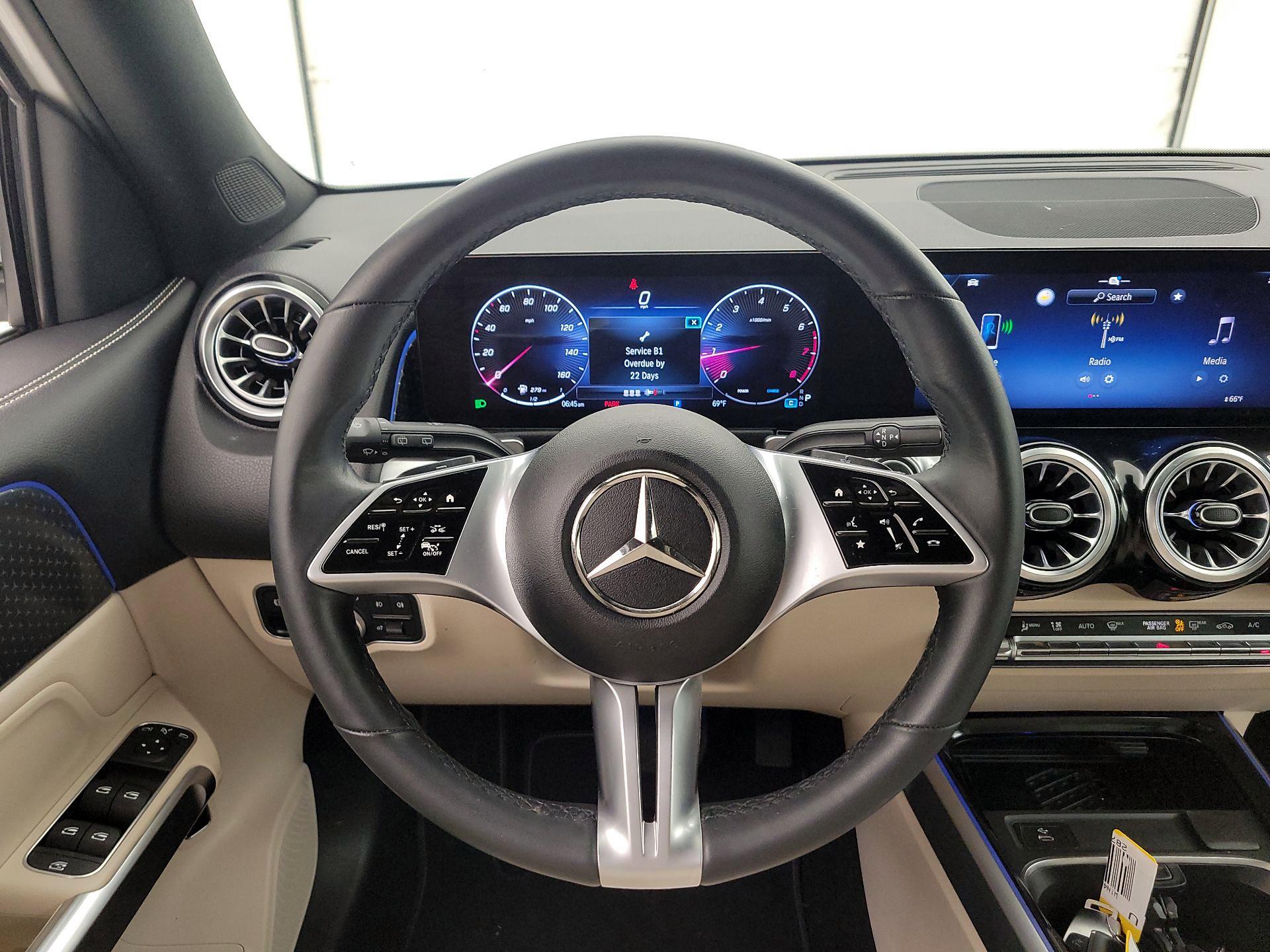 Thumbnail: 2024 Mercedes-Benz GLB - 10