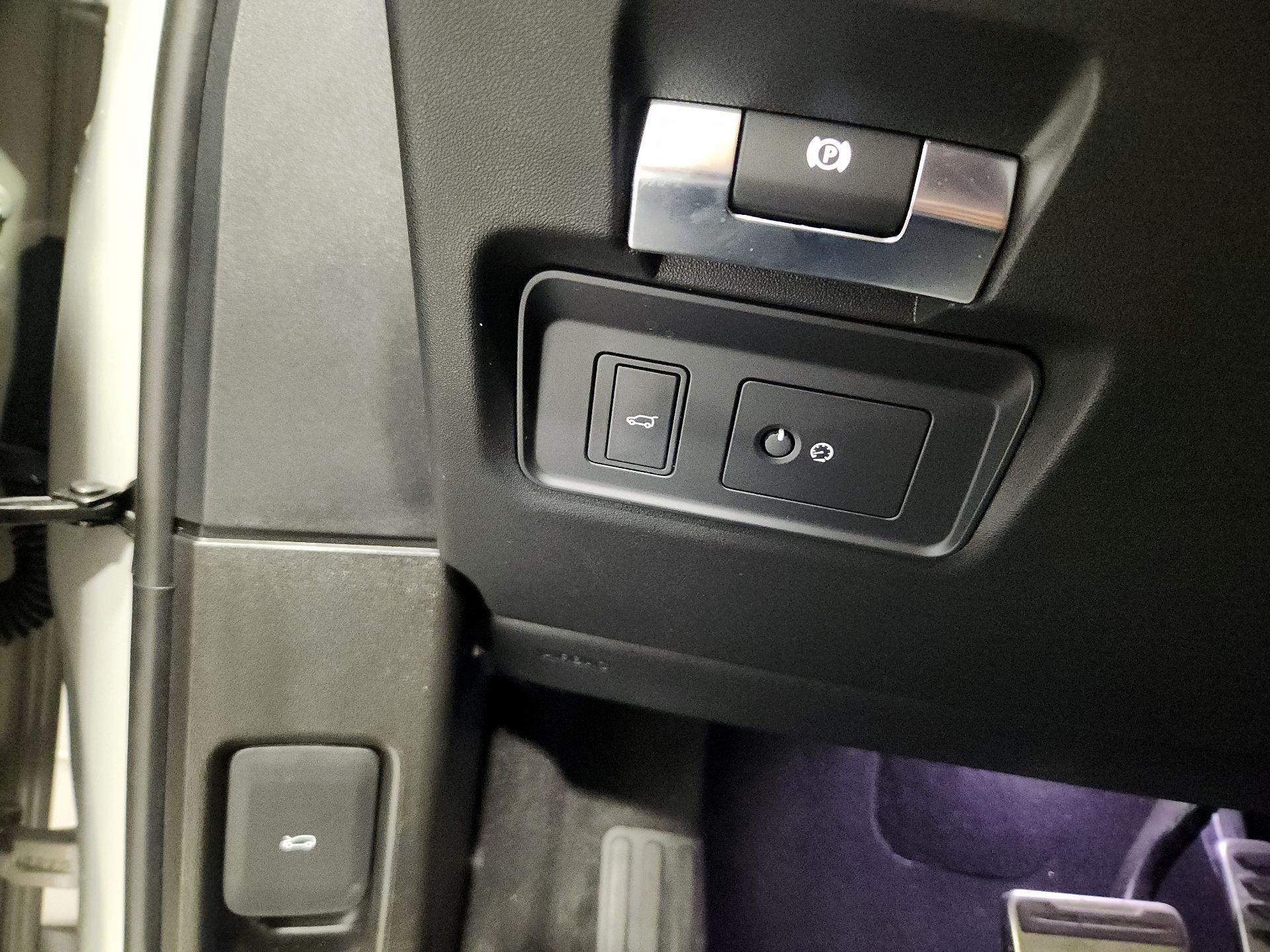 Thumbnail: 2023 Land Rover Range Rover Evoque - 13