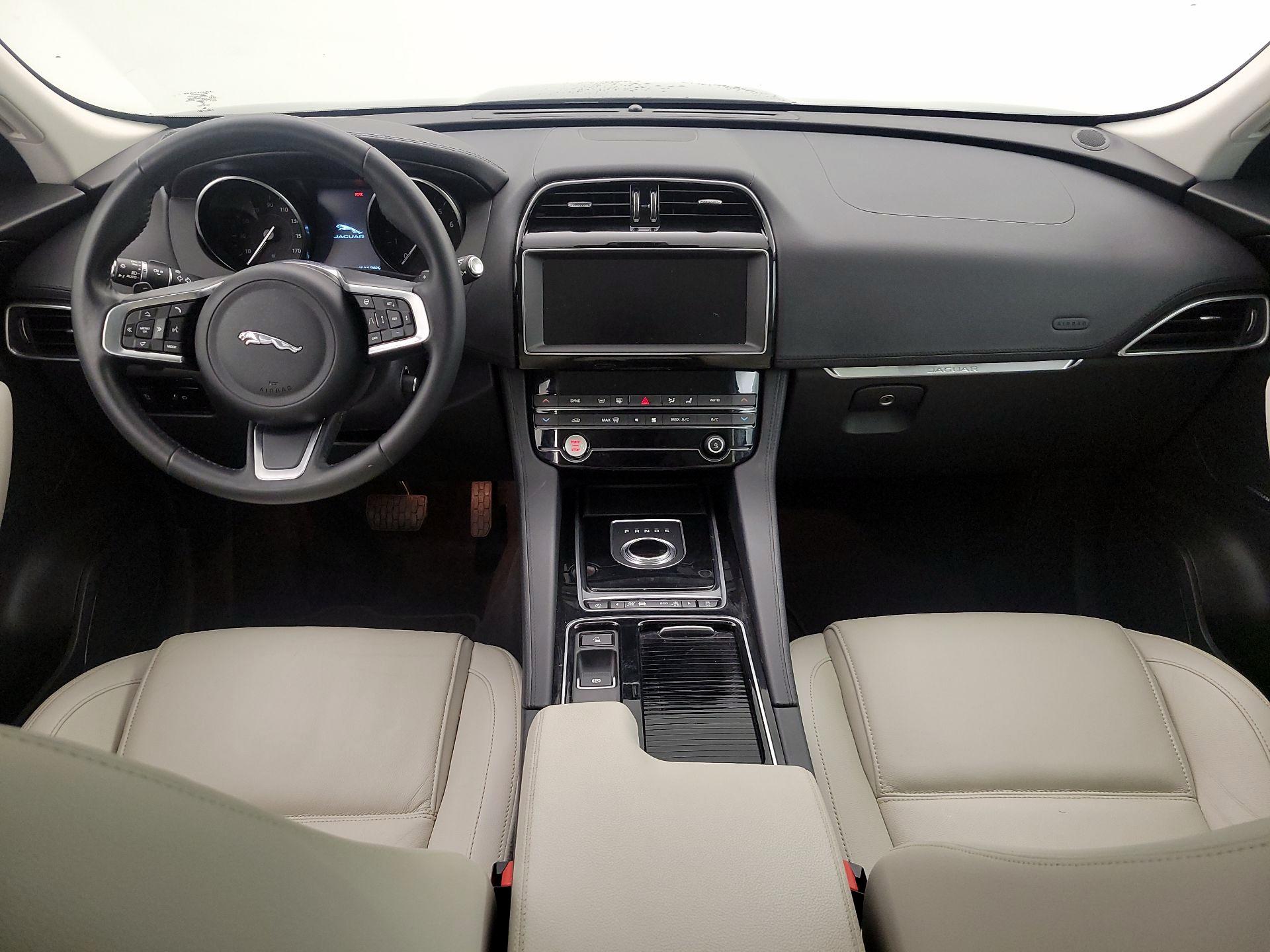 Thumbnail: 2020 Jaguar F-Pace - 9