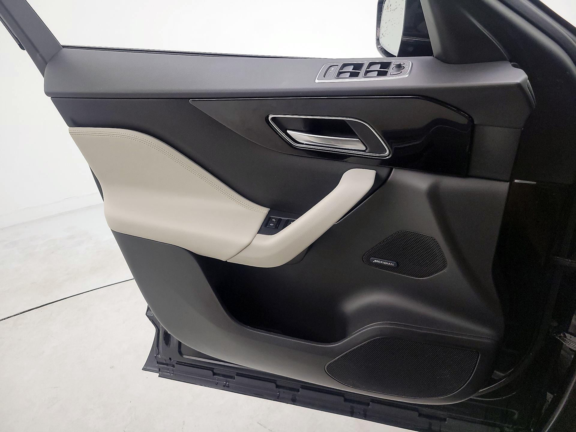 Thumbnail: 2020 Jaguar F-Pace - 12