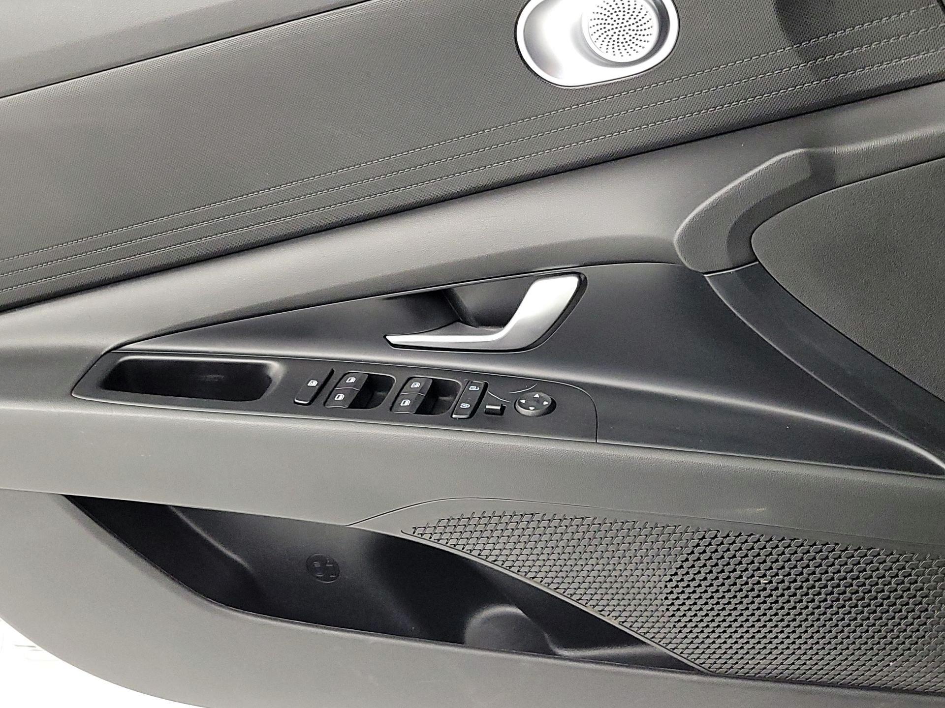 Thumbnail: 2023 Hyundai Elantra - 12