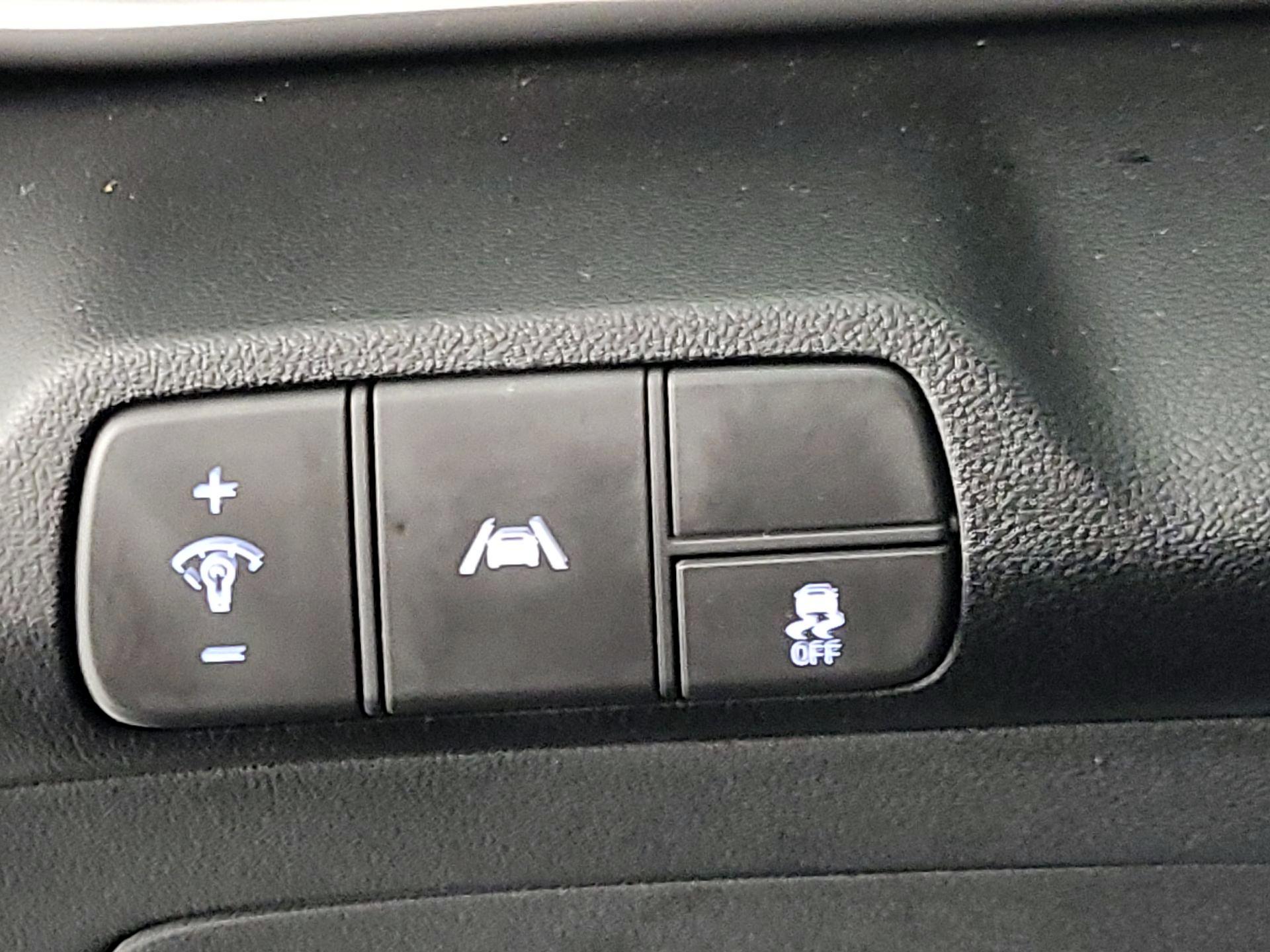 Thumbnail: 2023 Hyundai Elantra - 13