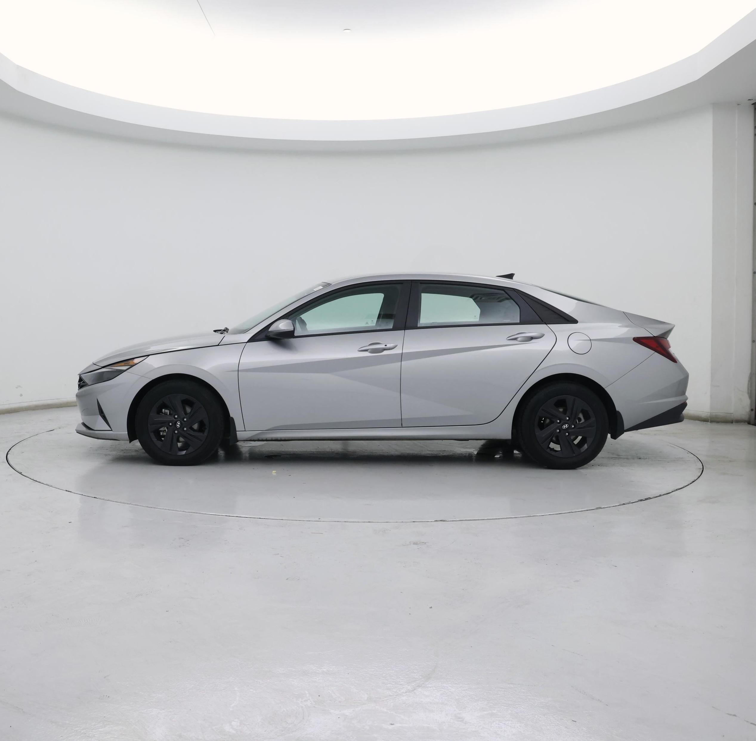 Thumbnail: 2023 Hyundai Elantra - 3