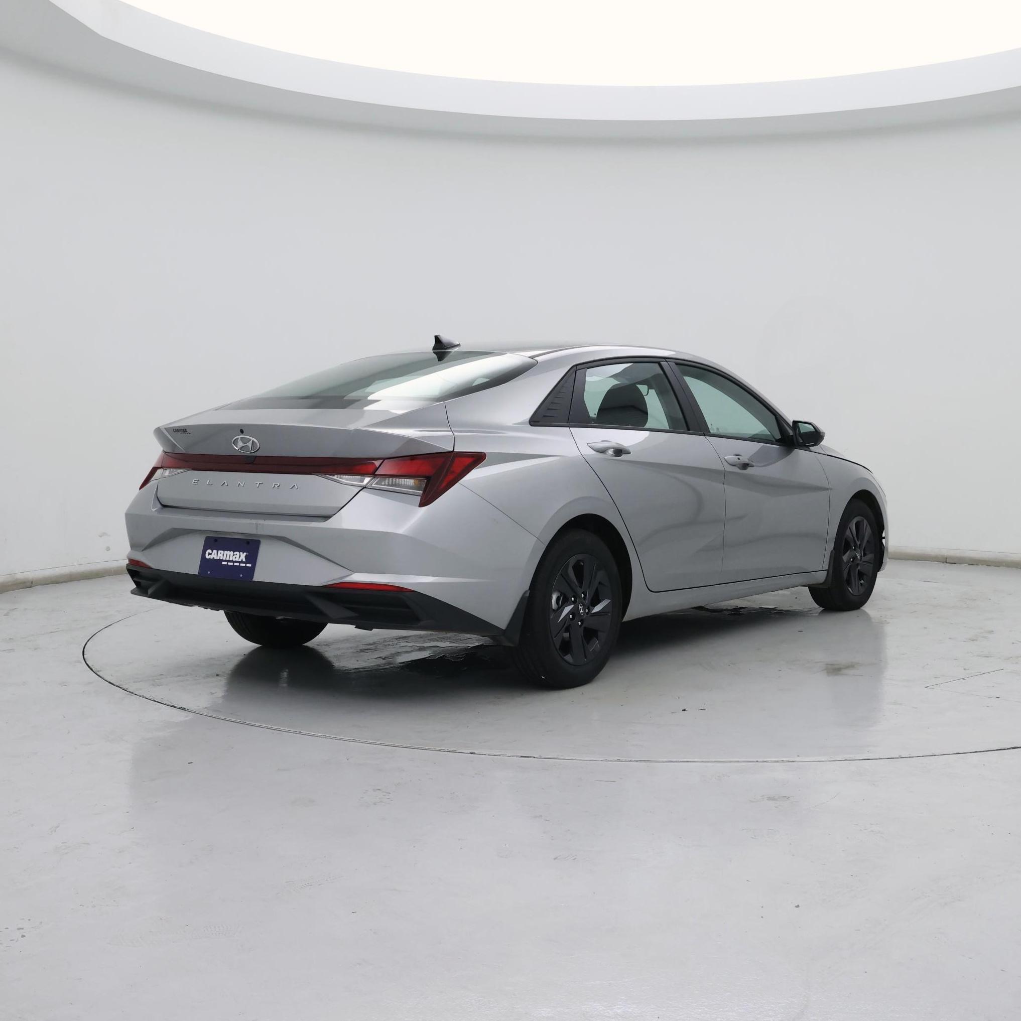 Thumbnail: 2023 Hyundai Elantra - 8